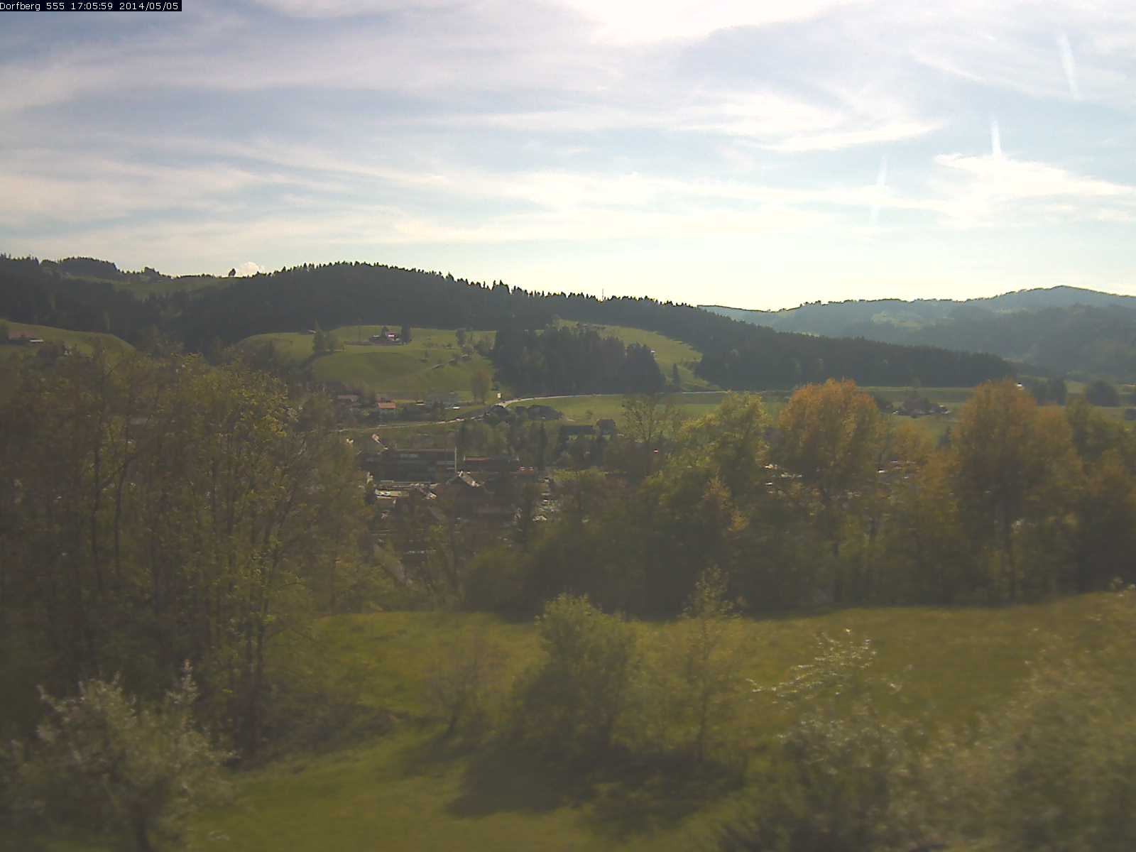 Webcam-Bild: Aussicht vom Dorfberg in Langnau 20140505-170600