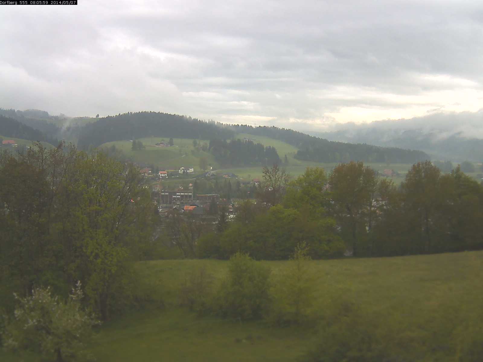 Webcam-Bild: Aussicht vom Dorfberg in Langnau 20140507-080600