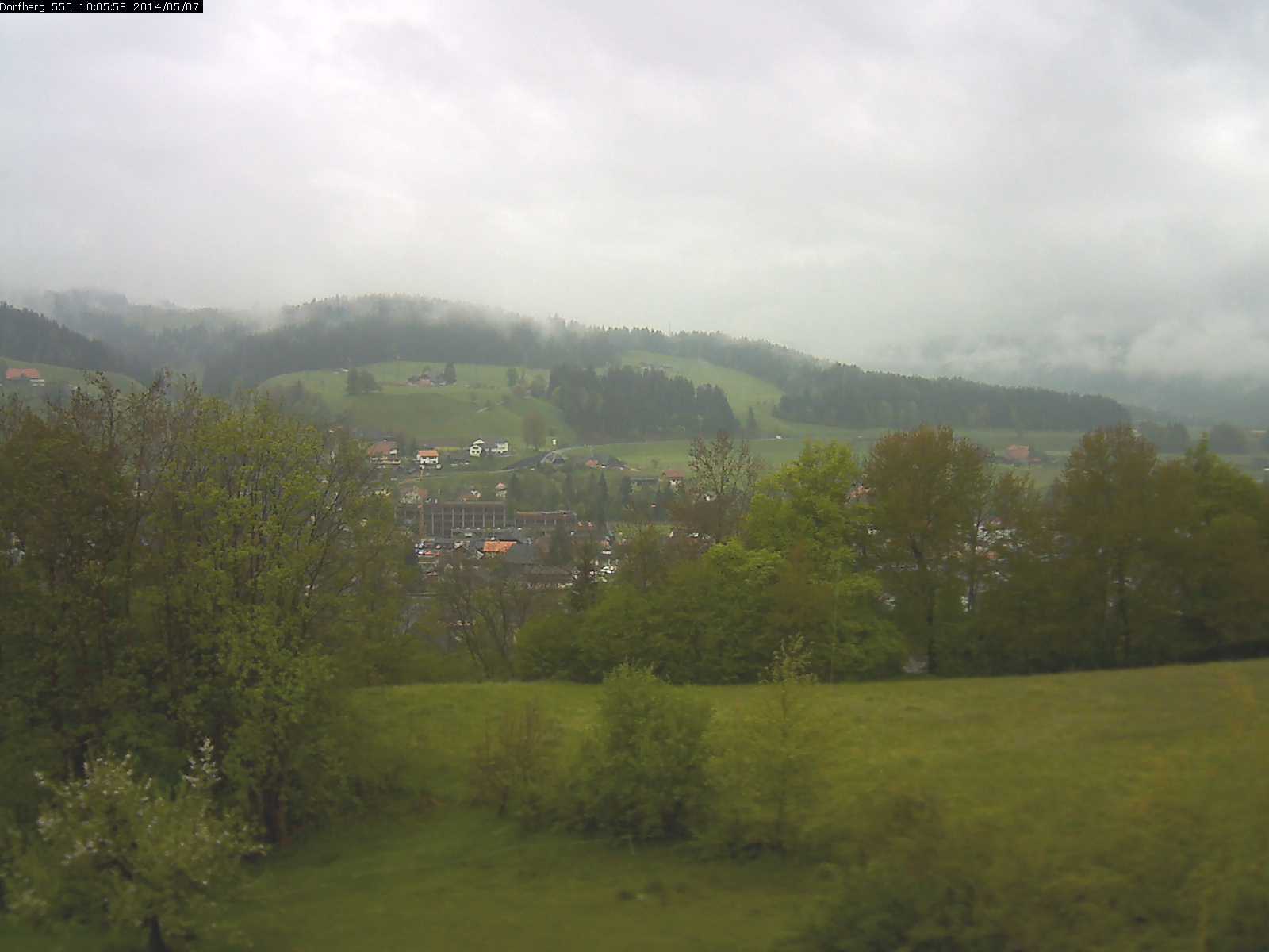 Webcam-Bild: Aussicht vom Dorfberg in Langnau 20140507-100600