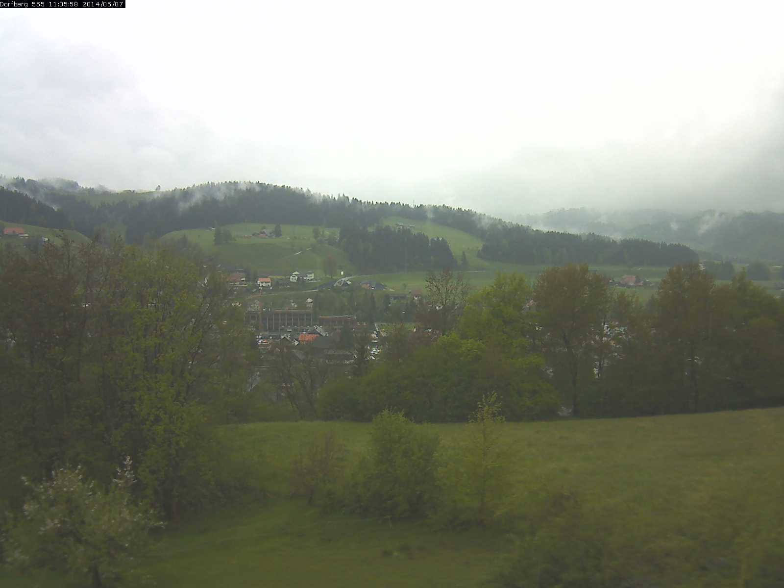 Webcam-Bild: Aussicht vom Dorfberg in Langnau 20140507-110600