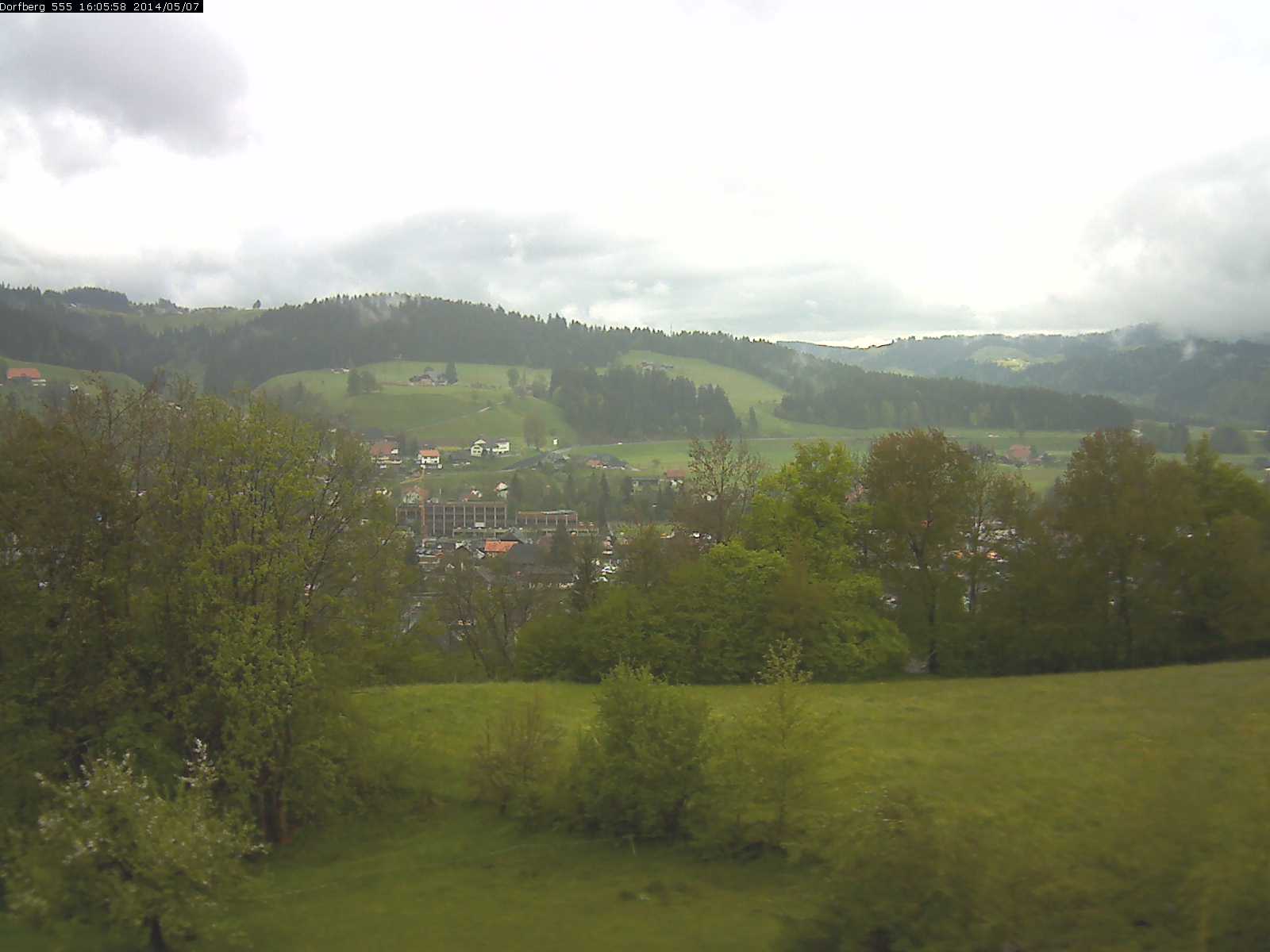 Webcam-Bild: Aussicht vom Dorfberg in Langnau 20140507-160600