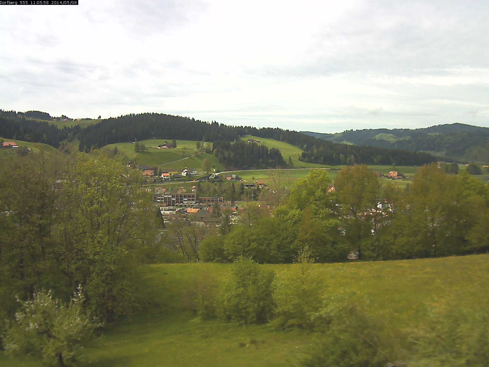 Webcam-Bild: Aussicht vom Dorfberg in Langnau 20140508-110600