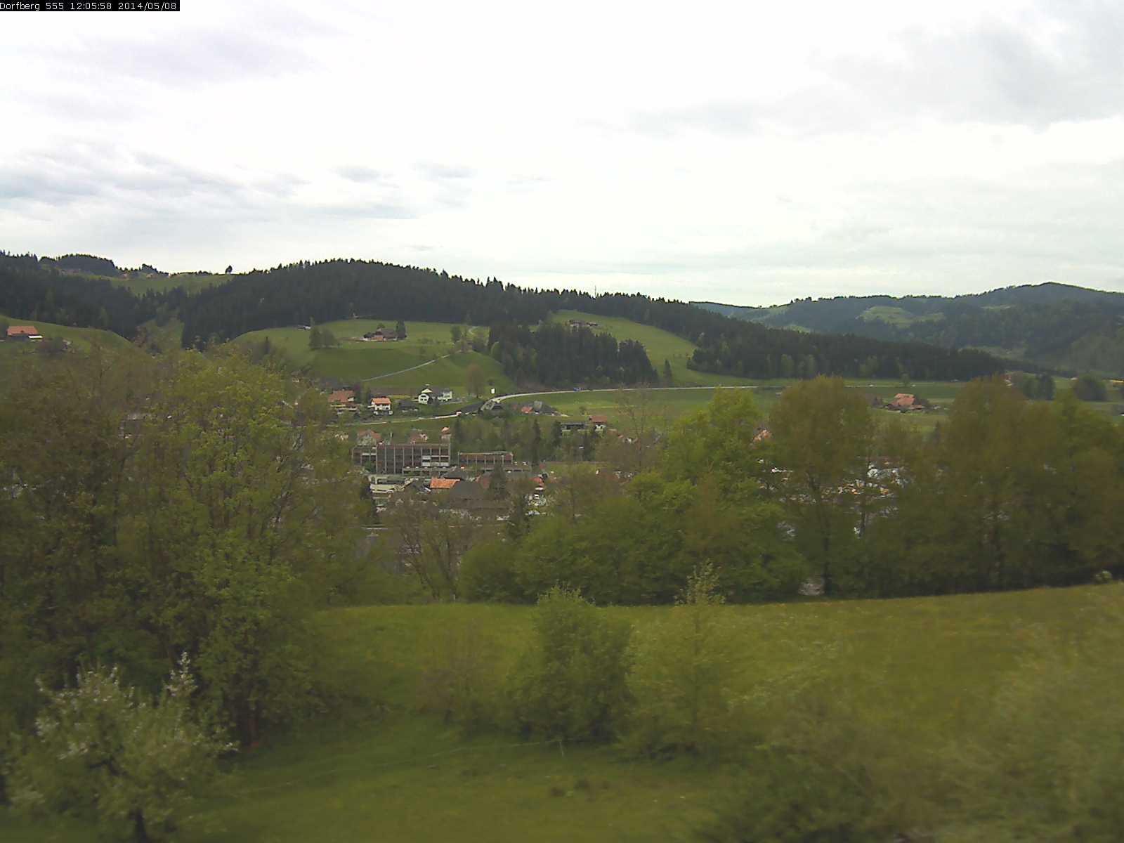 Webcam-Bild: Aussicht vom Dorfberg in Langnau 20140508-120600