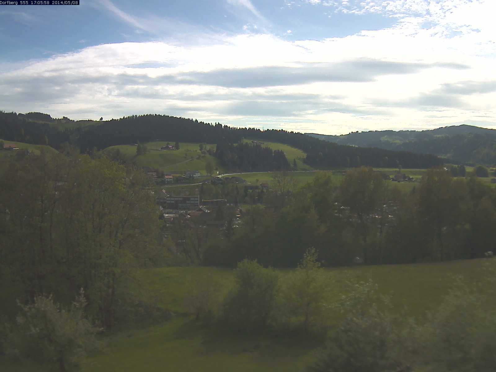 Webcam-Bild: Aussicht vom Dorfberg in Langnau 20140508-170600
