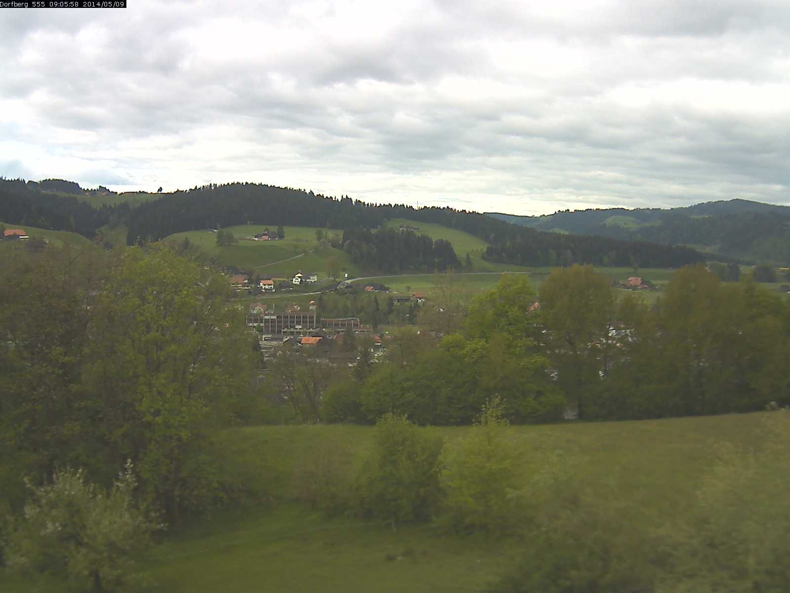 Webcam-Bild: Aussicht vom Dorfberg in Langnau 20140509-090600