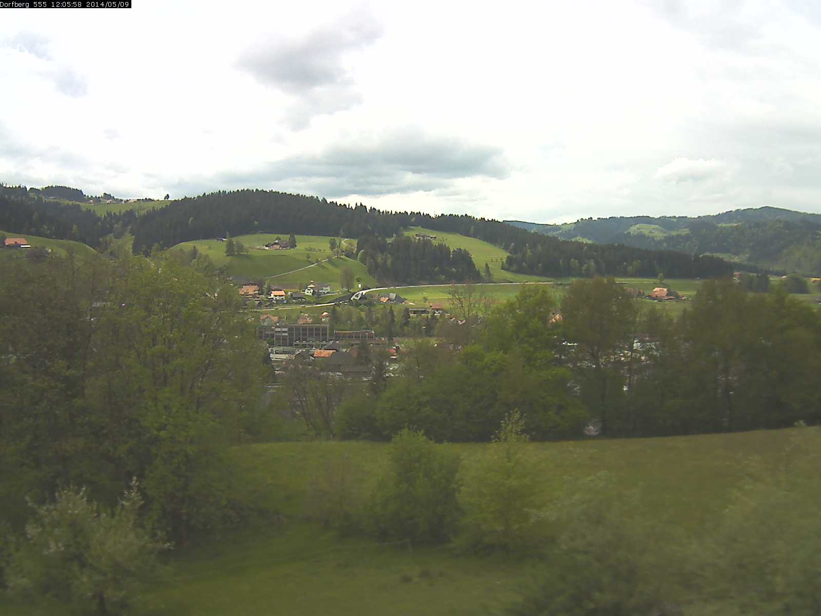 Webcam-Bild: Aussicht vom Dorfberg in Langnau 20140509-120600
