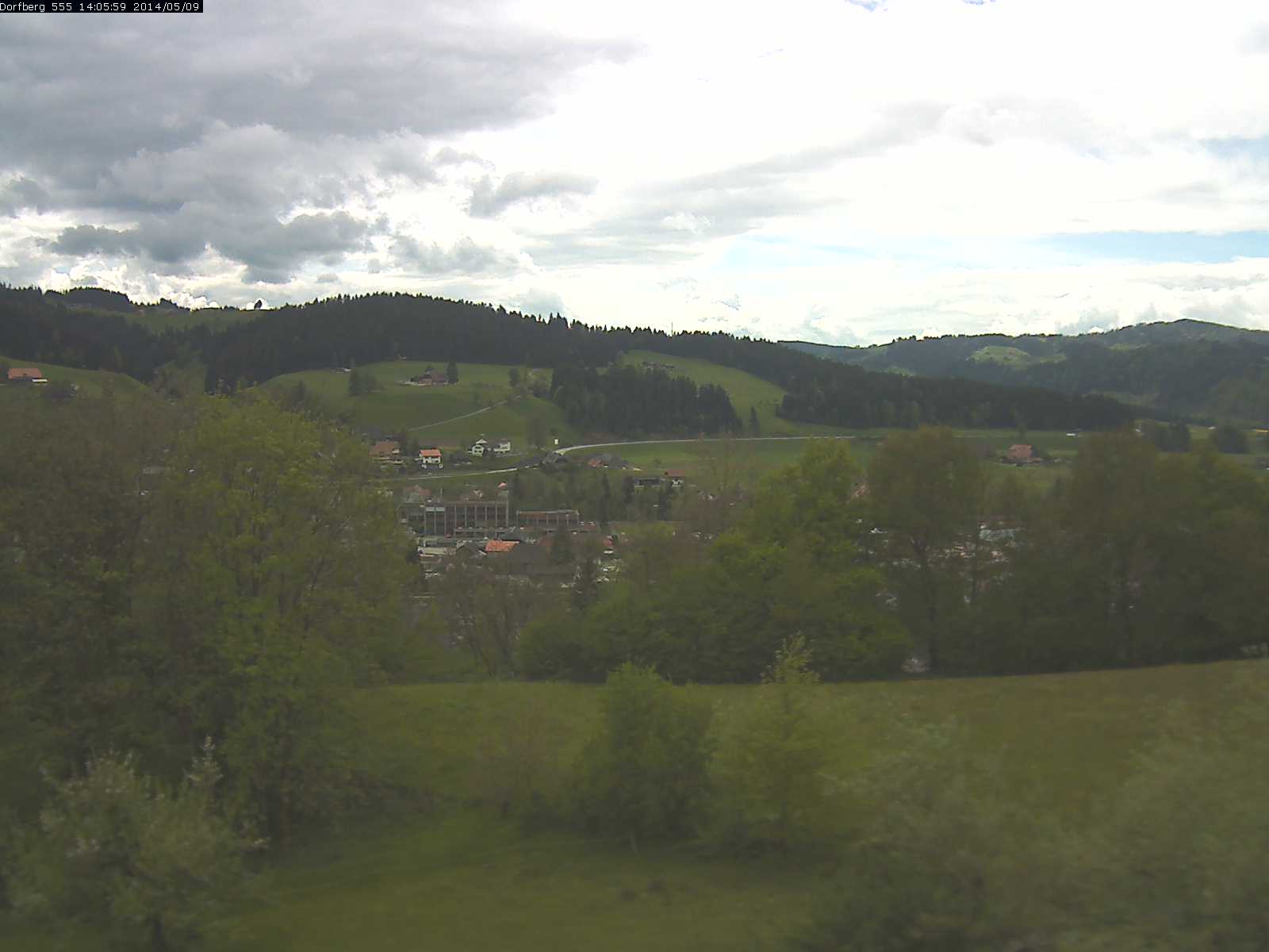 Webcam-Bild: Aussicht vom Dorfberg in Langnau 20140509-140600
