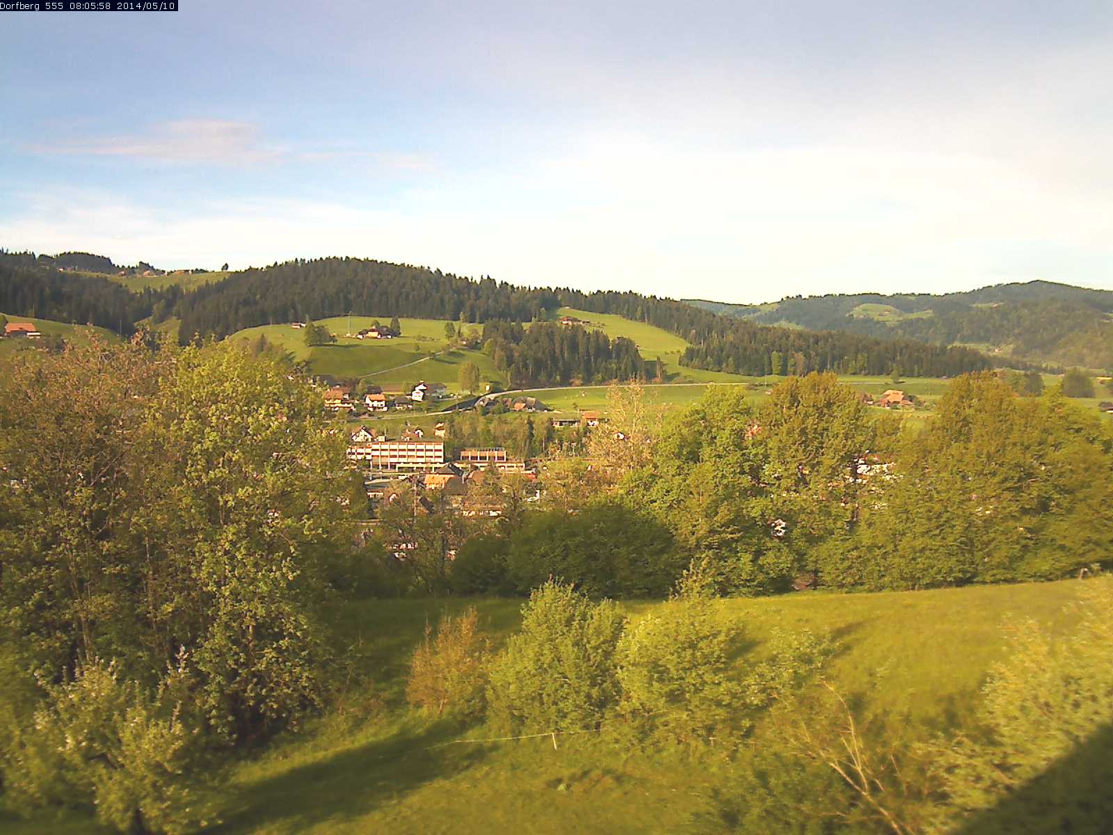 Webcam-Bild: Aussicht vom Dorfberg in Langnau 20140510-080600