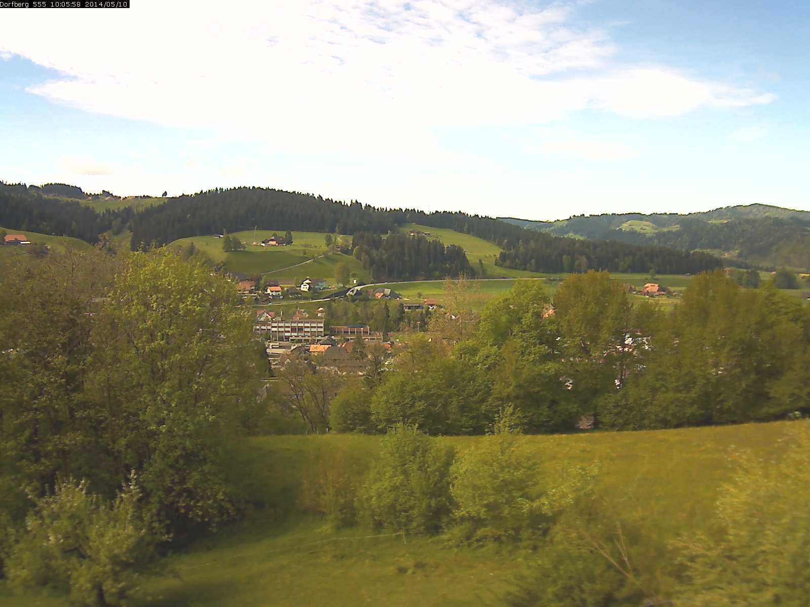 Webcam-Bild: Aussicht vom Dorfberg in Langnau 20140510-100600
