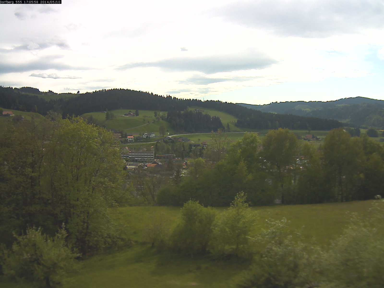Webcam-Bild: Aussicht vom Dorfberg in Langnau 20140510-170600