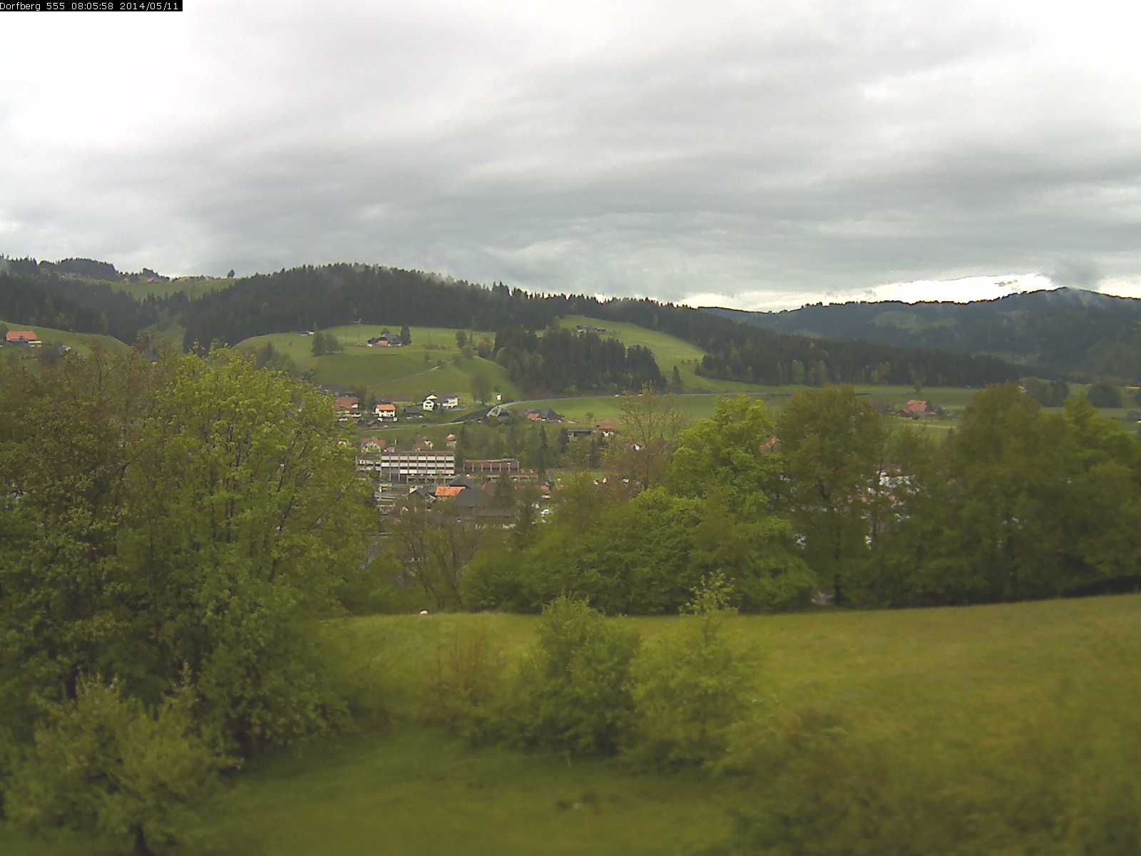 Webcam-Bild: Aussicht vom Dorfberg in Langnau 20140511-080600