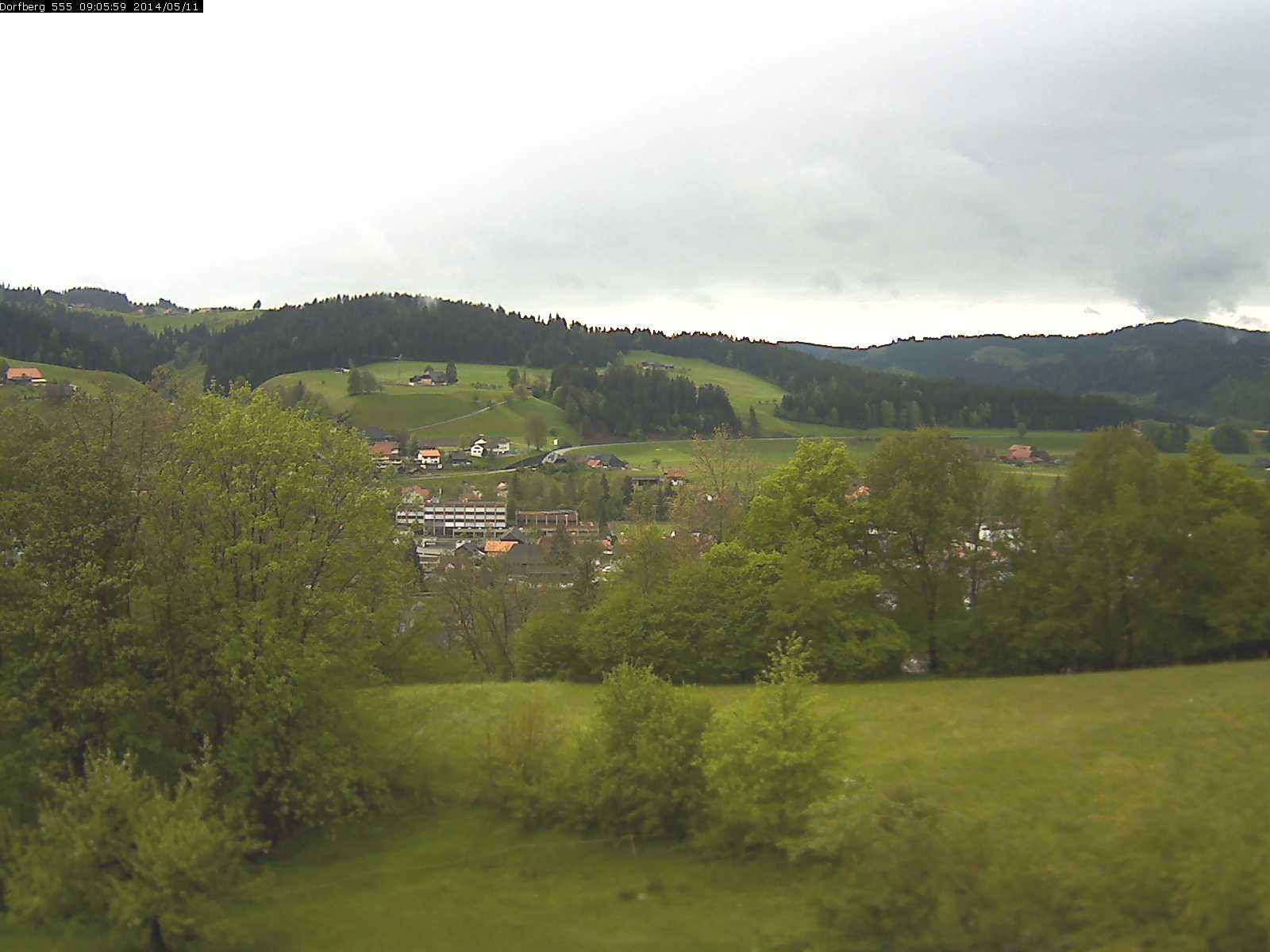Webcam-Bild: Aussicht vom Dorfberg in Langnau 20140511-090600