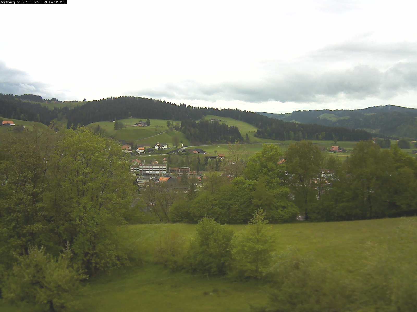 Webcam-Bild: Aussicht vom Dorfberg in Langnau 20140511-100600