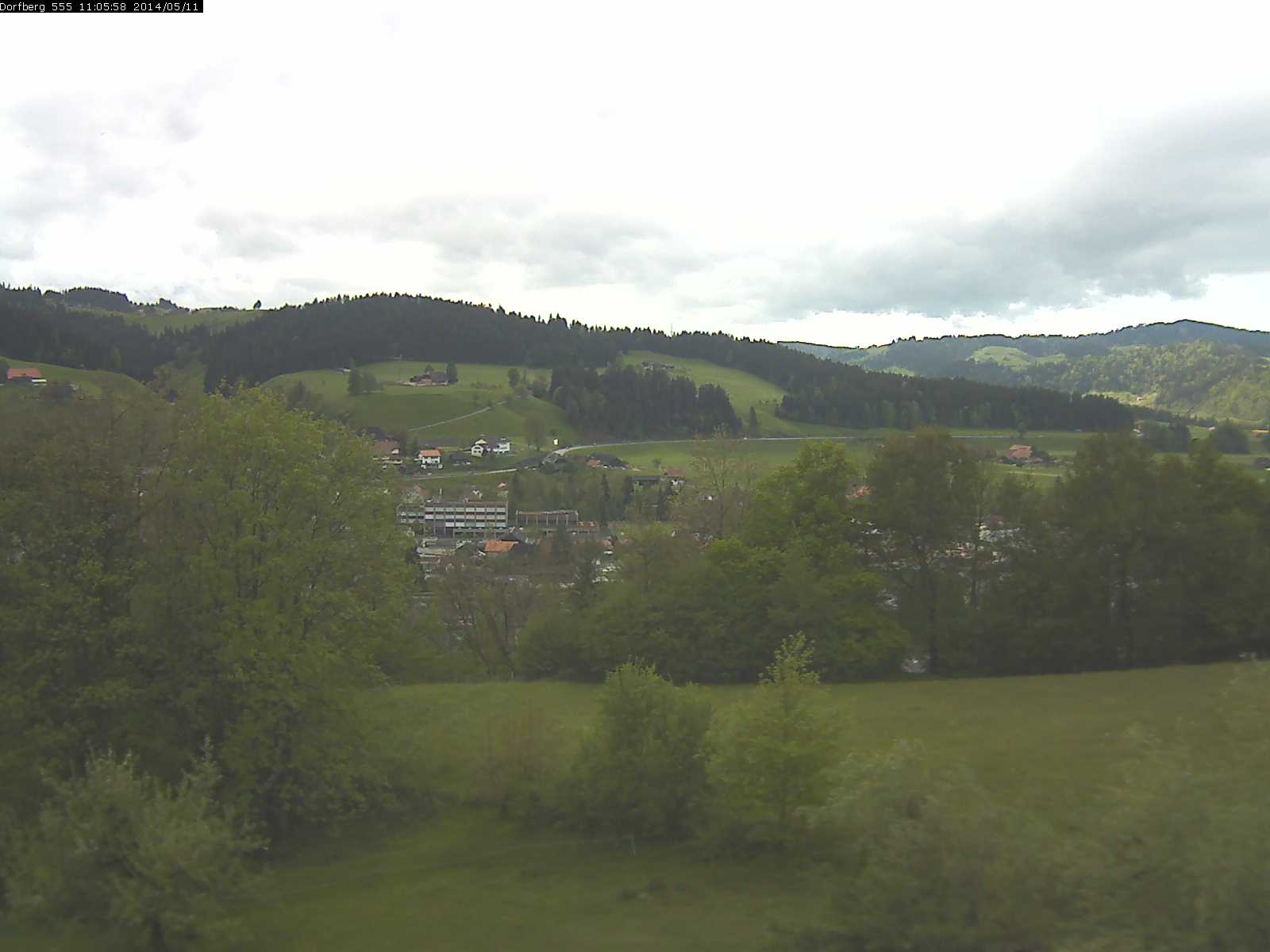 Webcam-Bild: Aussicht vom Dorfberg in Langnau 20140511-110600