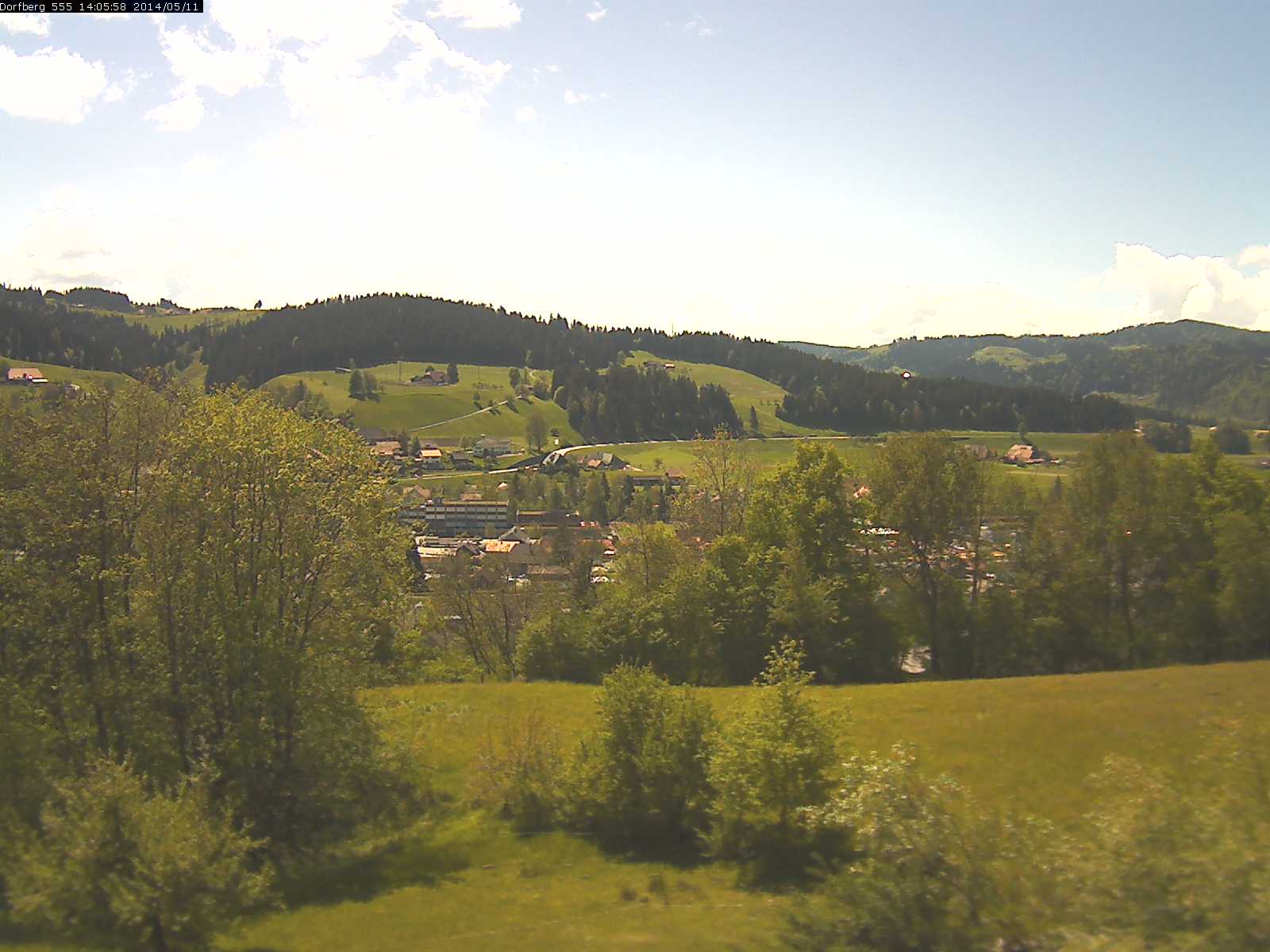 Webcam-Bild: Aussicht vom Dorfberg in Langnau 20140511-140600