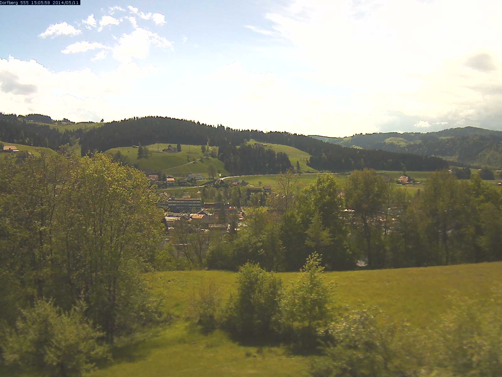 Webcam-Bild: Aussicht vom Dorfberg in Langnau 20140511-150600