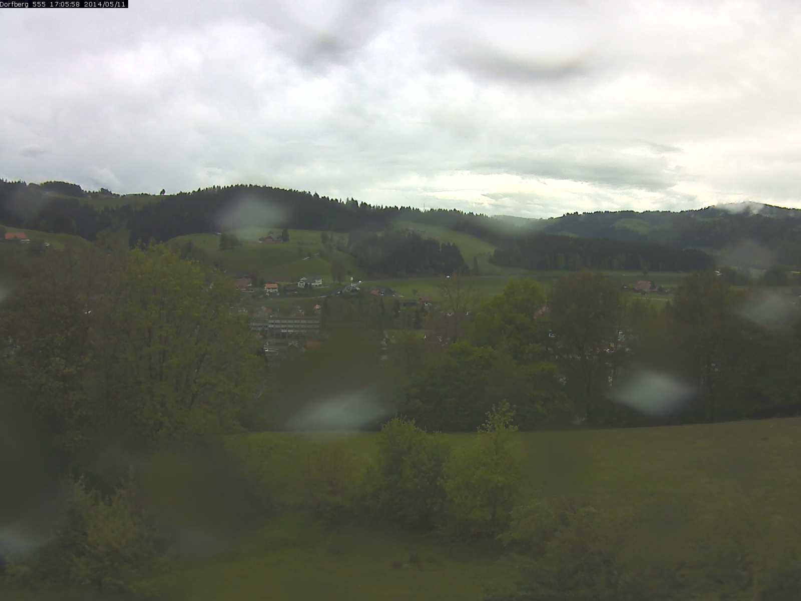 Webcam-Bild: Aussicht vom Dorfberg in Langnau 20140511-170600