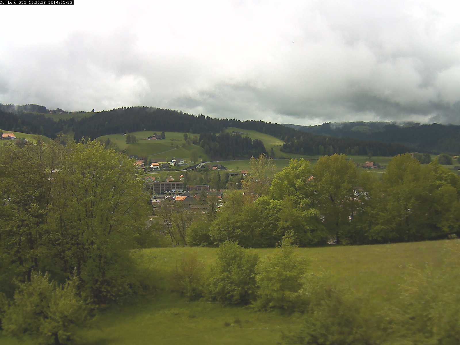 Webcam-Bild: Aussicht vom Dorfberg in Langnau 20140513-120600