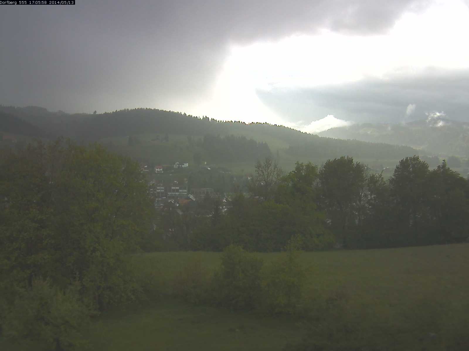 Webcam-Bild: Aussicht vom Dorfberg in Langnau 20140513-170600