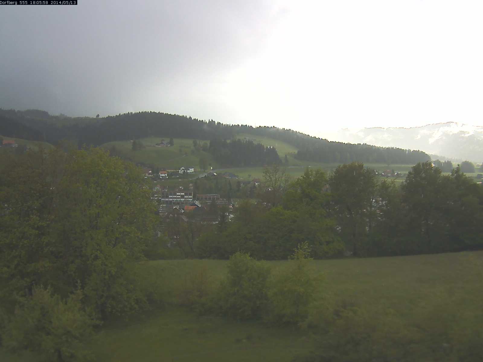 Webcam-Bild: Aussicht vom Dorfberg in Langnau 20140513-180600