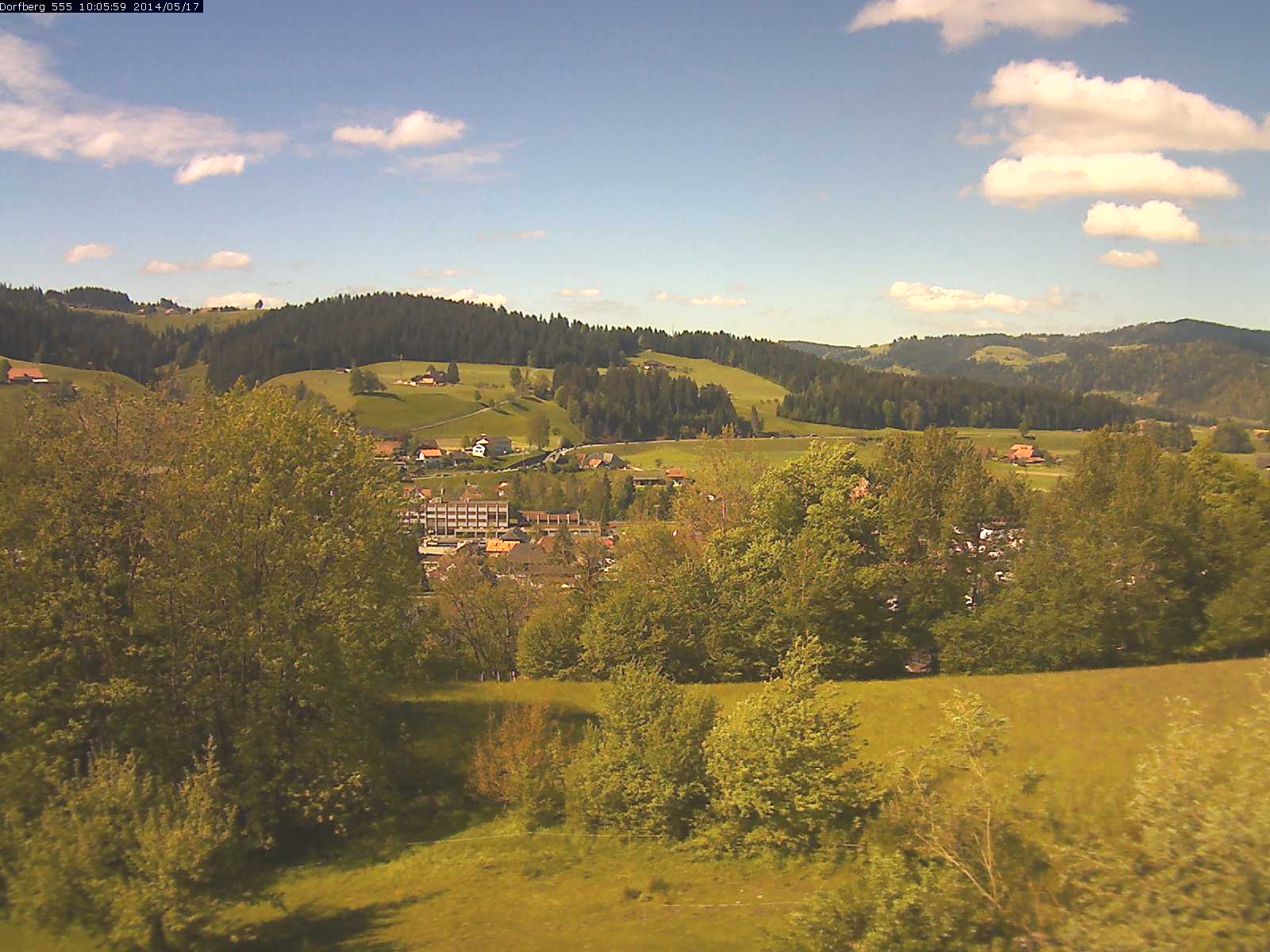 Webcam-Bild: Aussicht vom Dorfberg in Langnau 20140517-100600