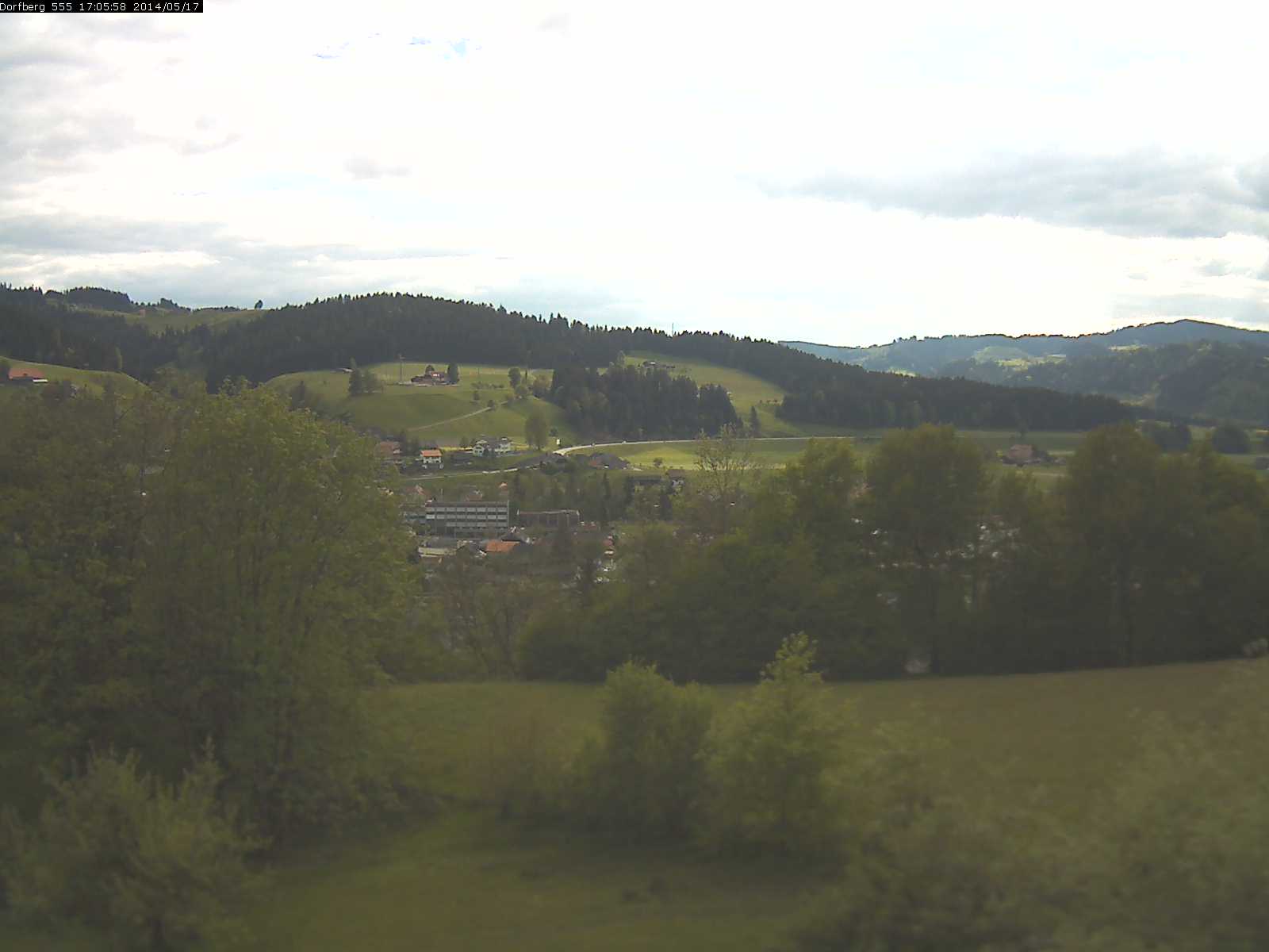 Webcam-Bild: Aussicht vom Dorfberg in Langnau 20140517-170600