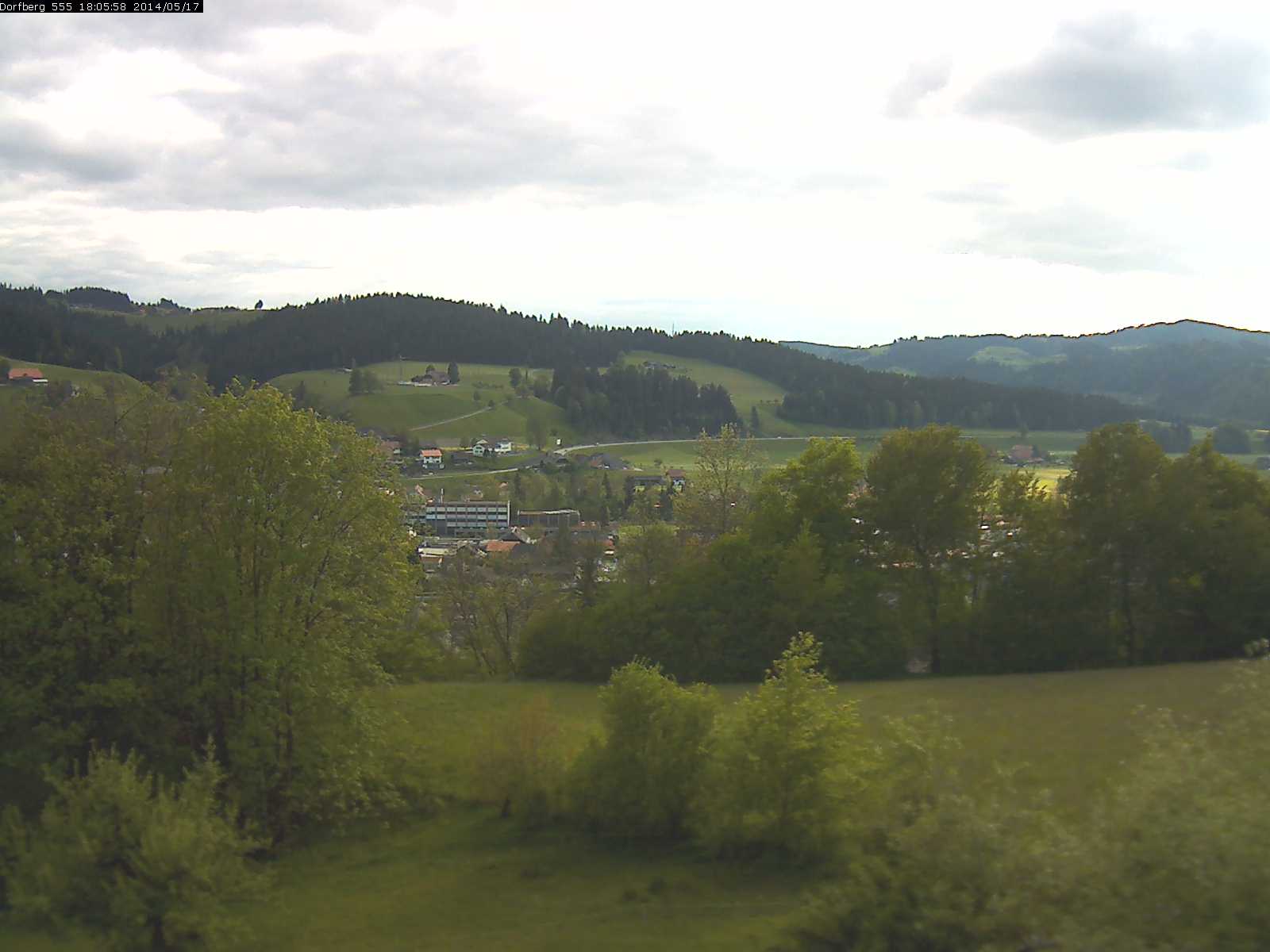 Webcam-Bild: Aussicht vom Dorfberg in Langnau 20140517-180600