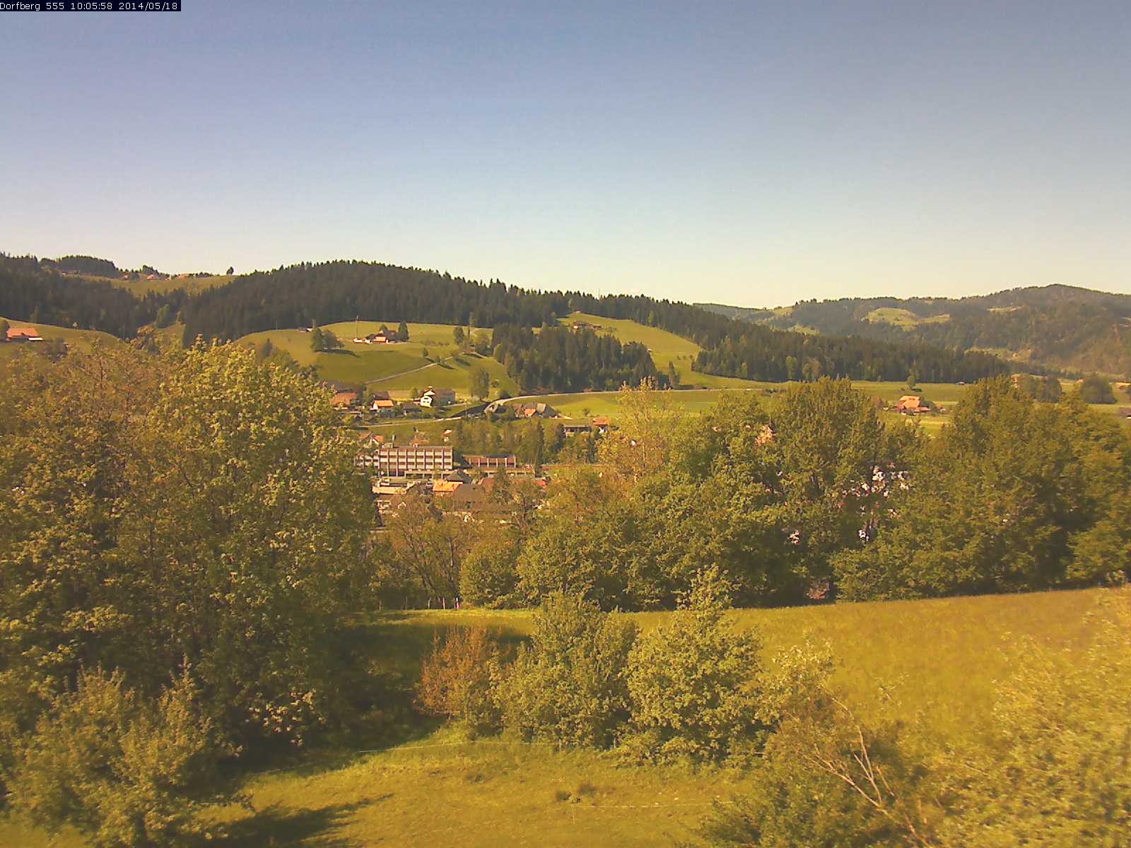 Webcam-Bild: Aussicht vom Dorfberg in Langnau 20140518-100600
