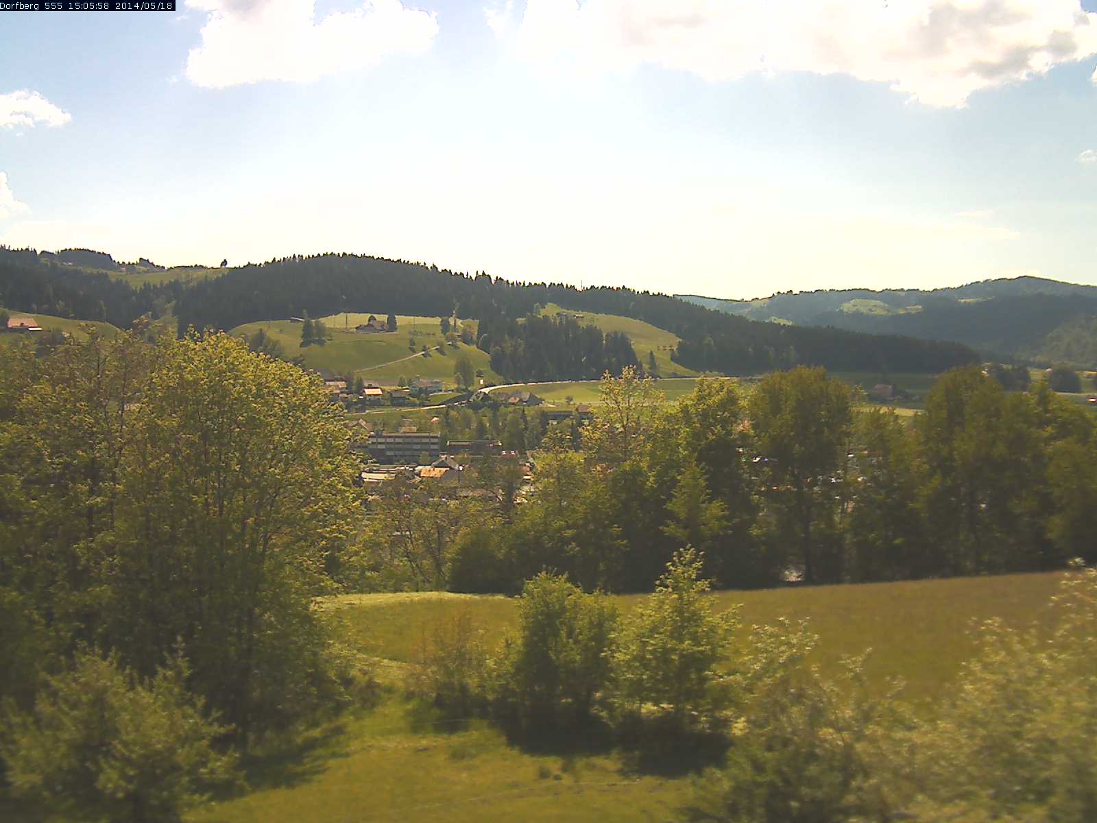 Webcam-Bild: Aussicht vom Dorfberg in Langnau 20140518-150600
