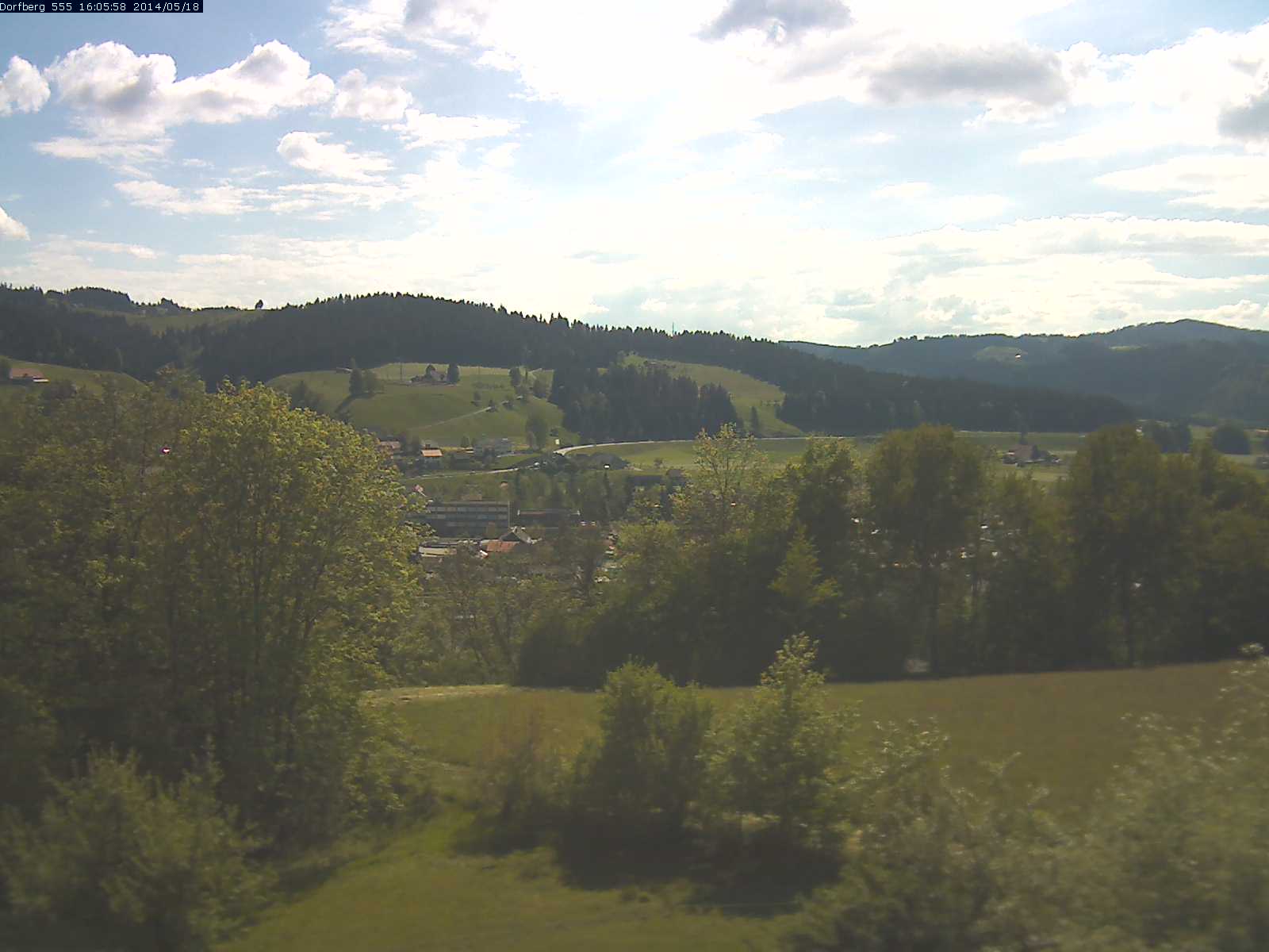 Webcam-Bild: Aussicht vom Dorfberg in Langnau 20140518-160600