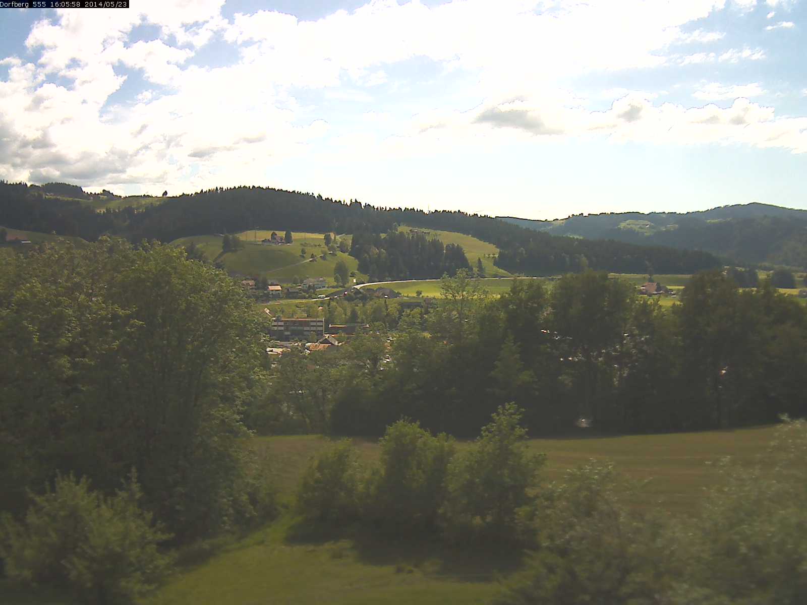 Webcam-Bild: Aussicht vom Dorfberg in Langnau 20140523-160600
