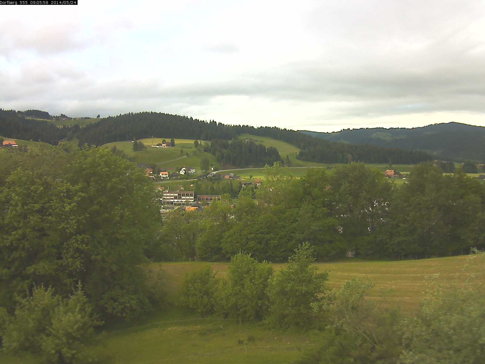 Webcam-Bild: Aussicht vom Dorfberg in Langnau 20140524-090600