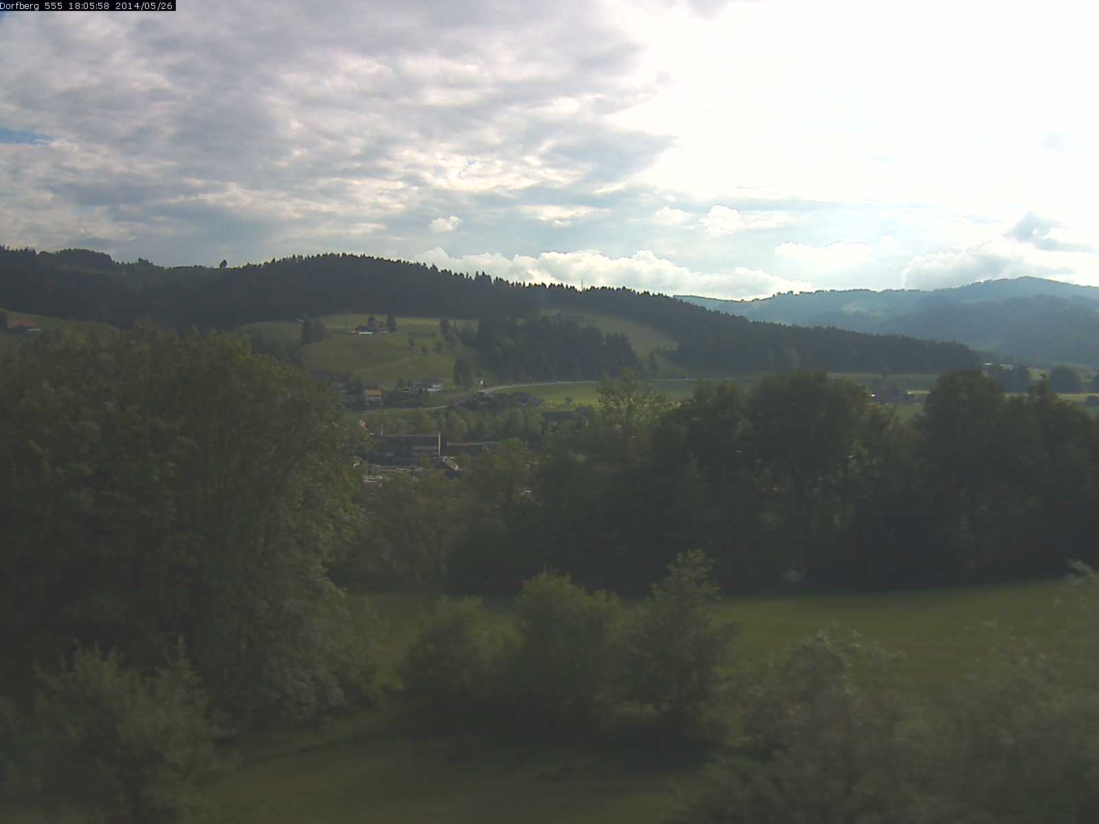 Webcam-Bild: Aussicht vom Dorfberg in Langnau 20140526-180600