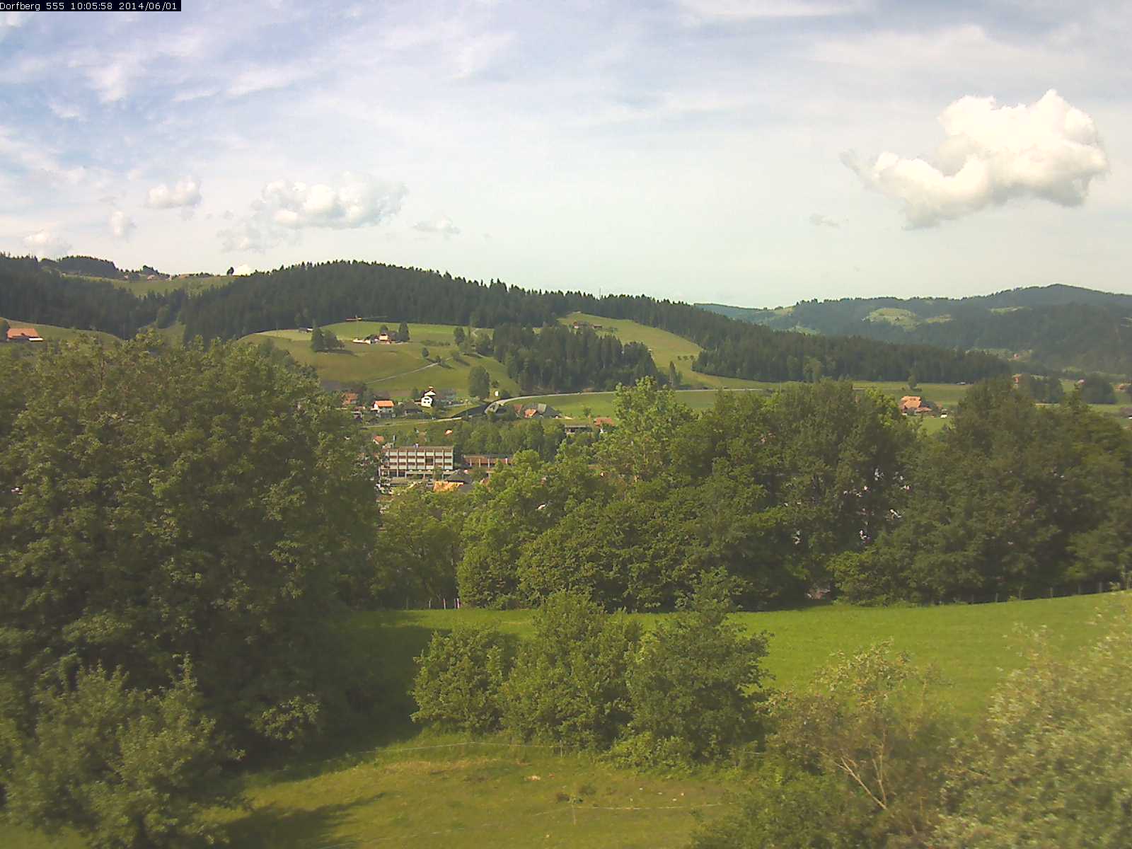 Webcam-Bild: Aussicht vom Dorfberg in Langnau 20140601-100600