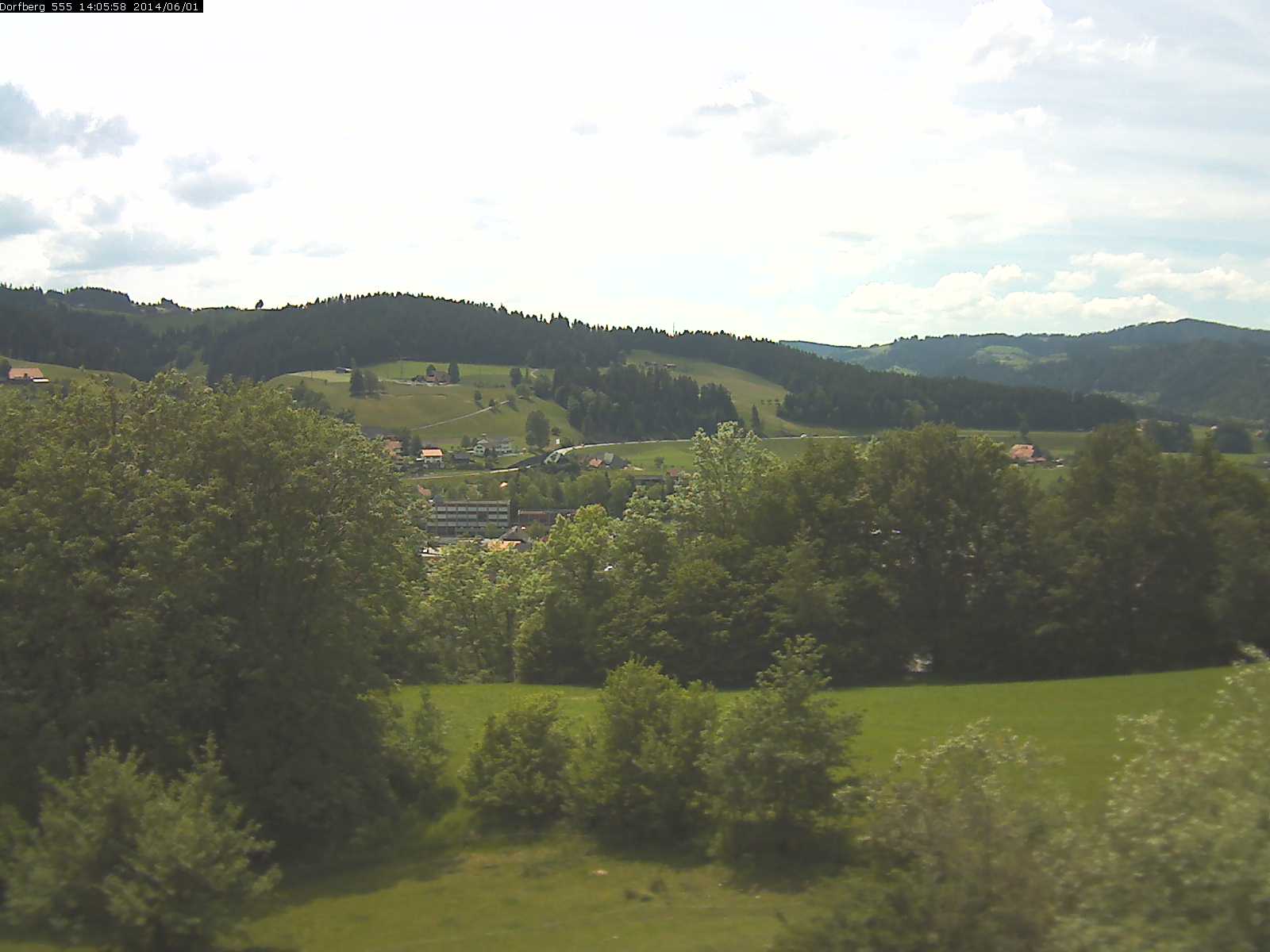 Webcam-Bild: Aussicht vom Dorfberg in Langnau 20140601-140600