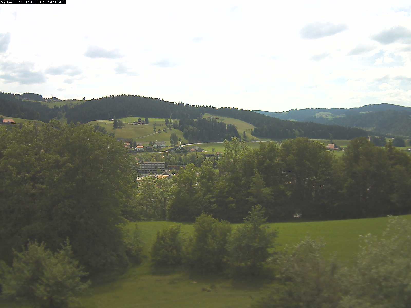 Webcam-Bild: Aussicht vom Dorfberg in Langnau 20140601-150600