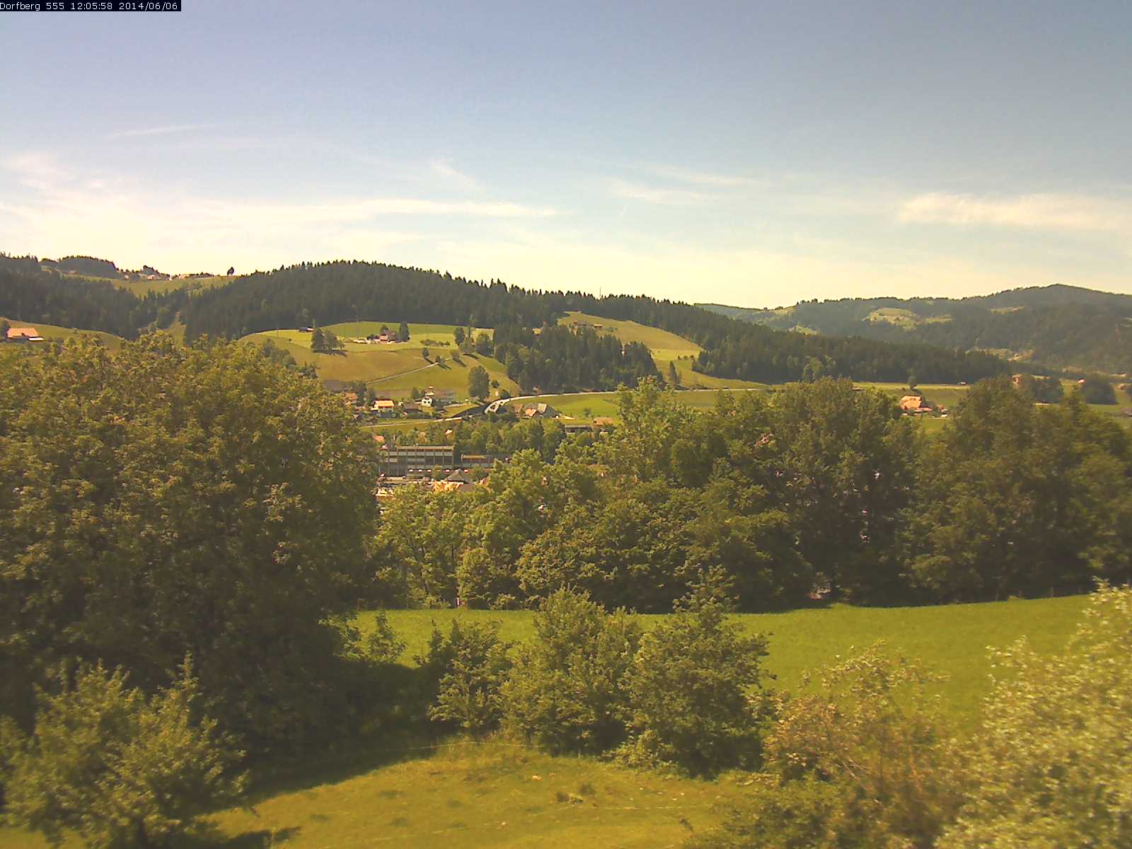 Webcam-Bild: Aussicht vom Dorfberg in Langnau 20140606-120600
