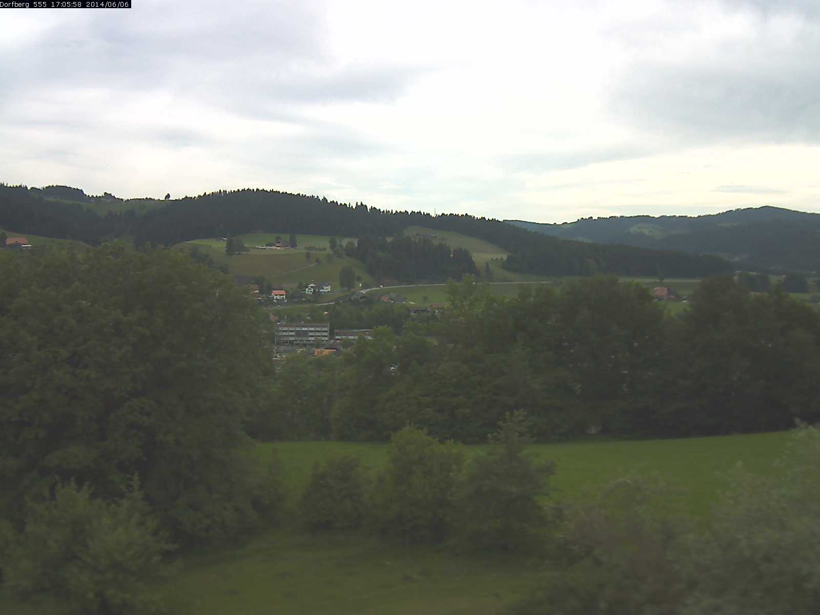 Webcam-Bild: Aussicht vom Dorfberg in Langnau 20140606-170600