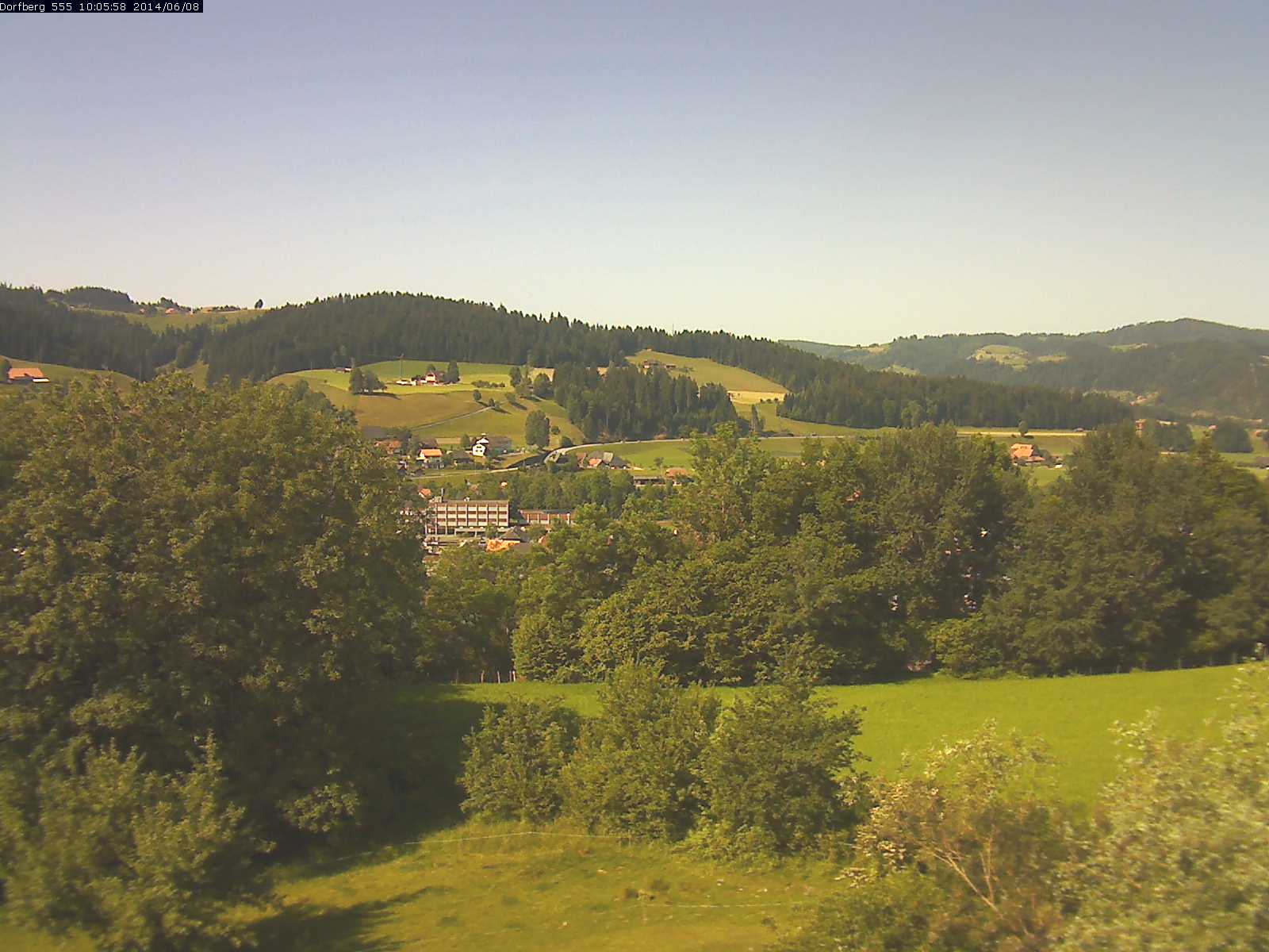 Webcam-Bild: Aussicht vom Dorfberg in Langnau 20140608-100600