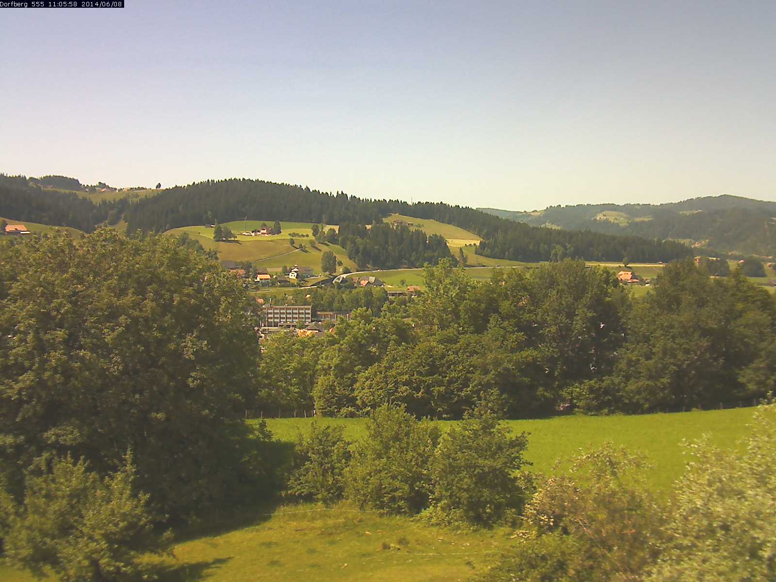 Webcam-Bild: Aussicht vom Dorfberg in Langnau 20140608-110600