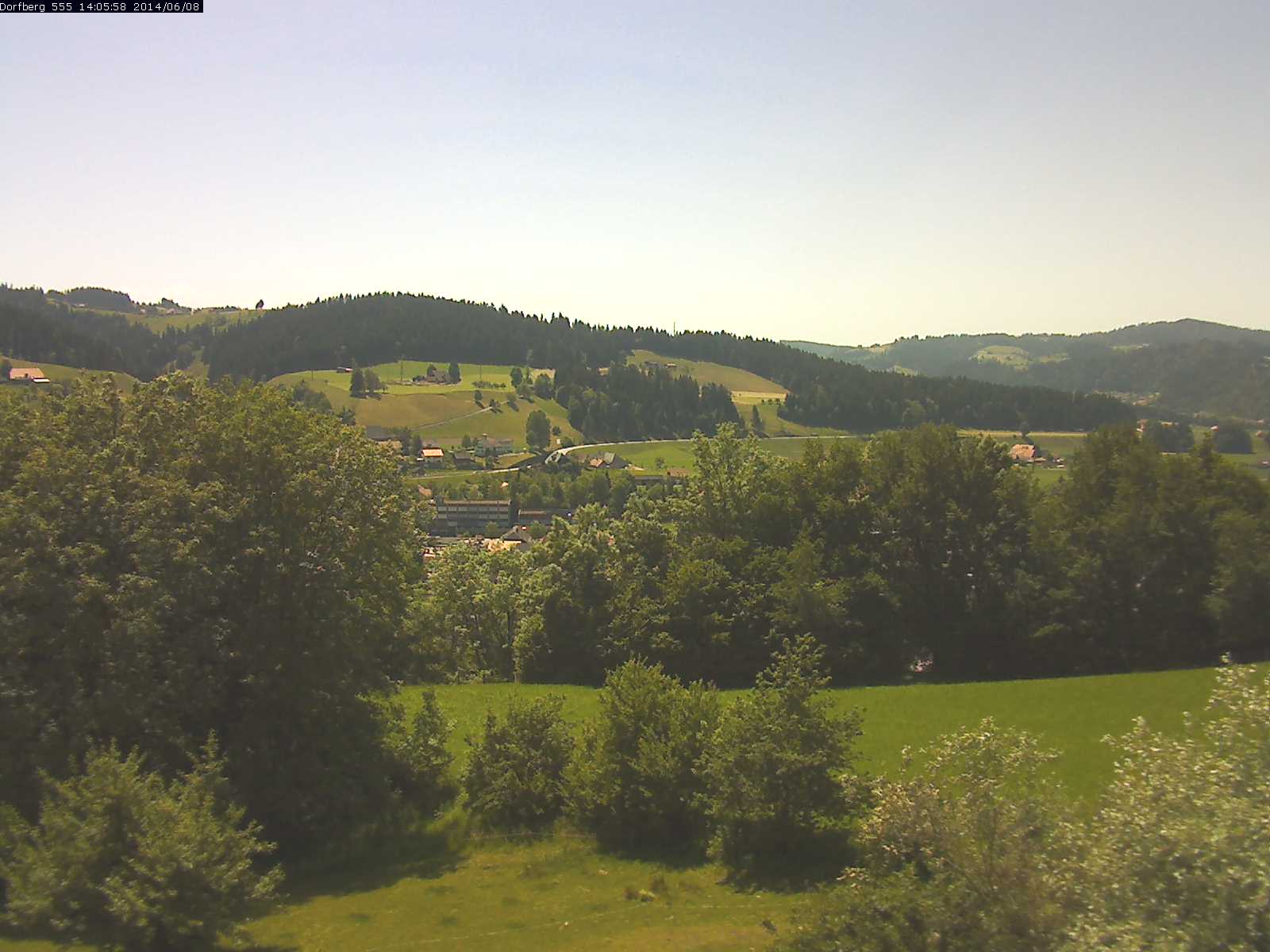 Webcam-Bild: Aussicht vom Dorfberg in Langnau 20140608-140600