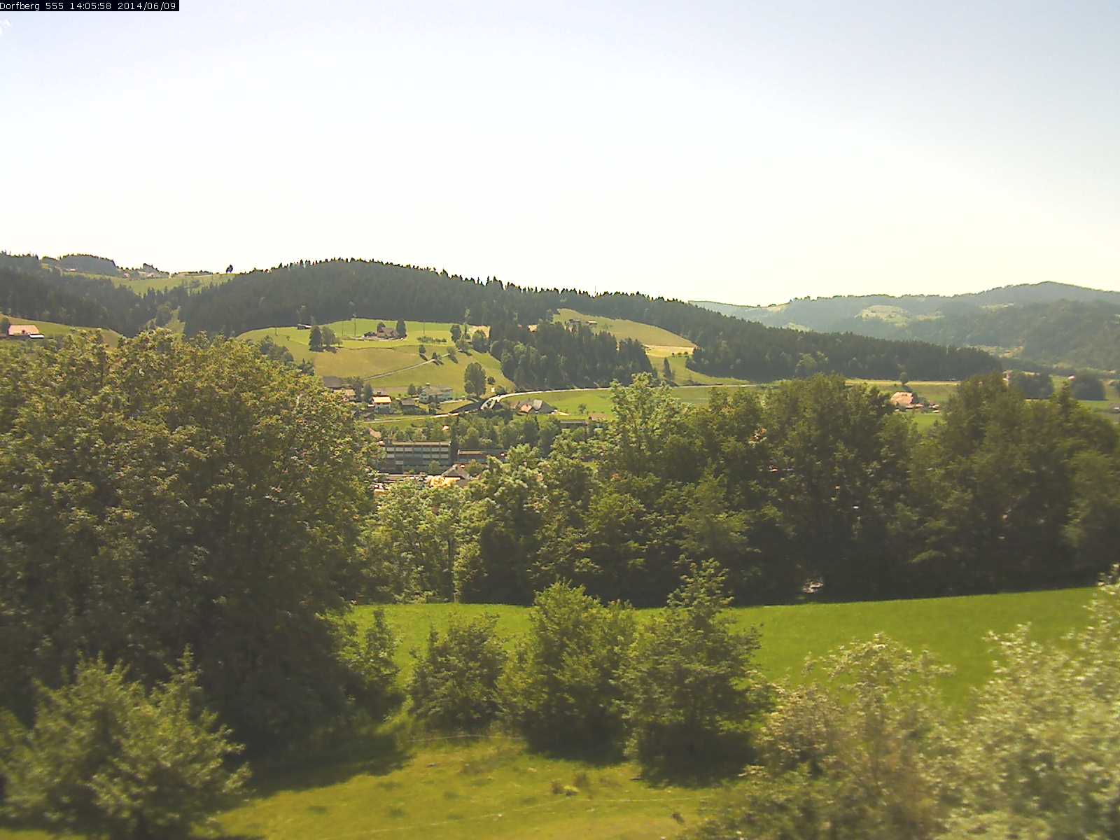 Webcam-Bild: Aussicht vom Dorfberg in Langnau 20140609-140600