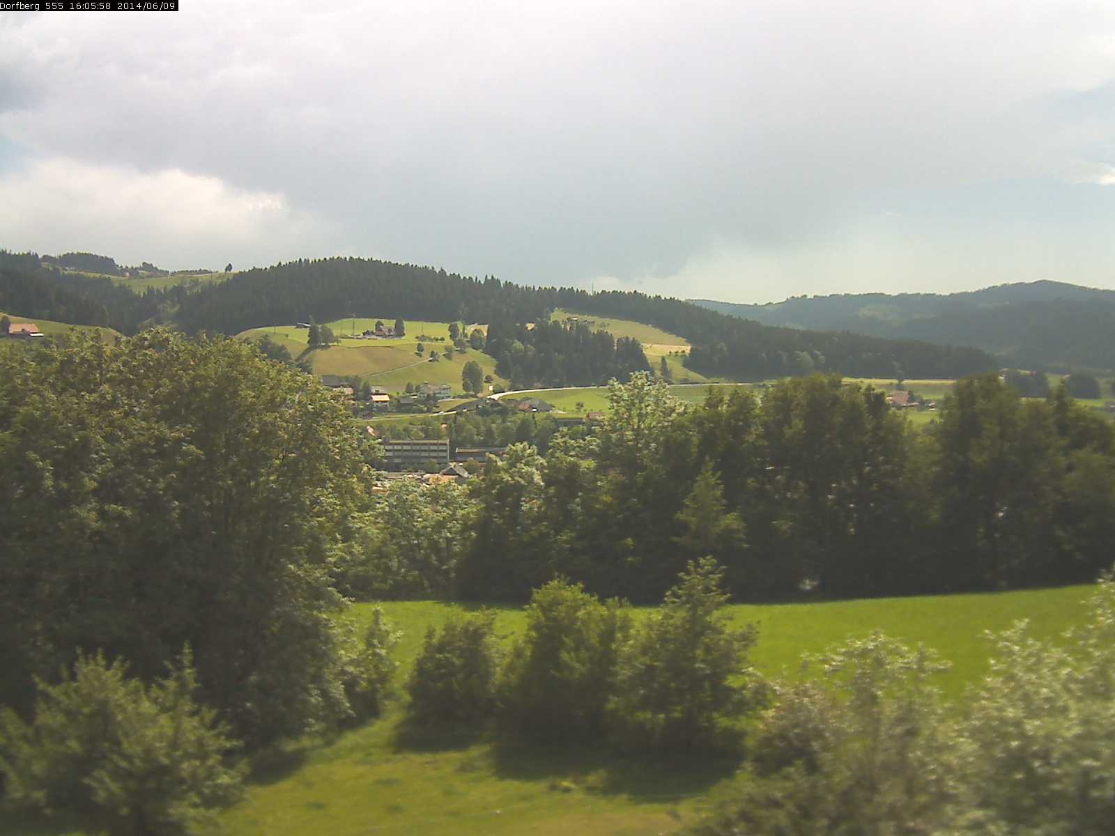 Webcam-Bild: Aussicht vom Dorfberg in Langnau 20140609-160600