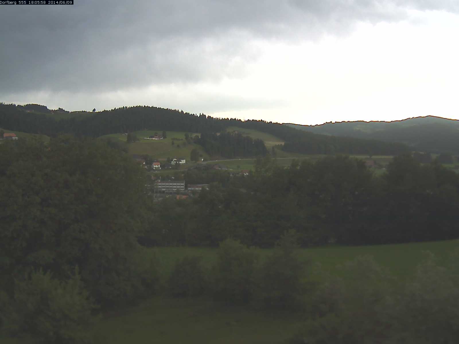Webcam-Bild: Aussicht vom Dorfberg in Langnau 20140609-180600