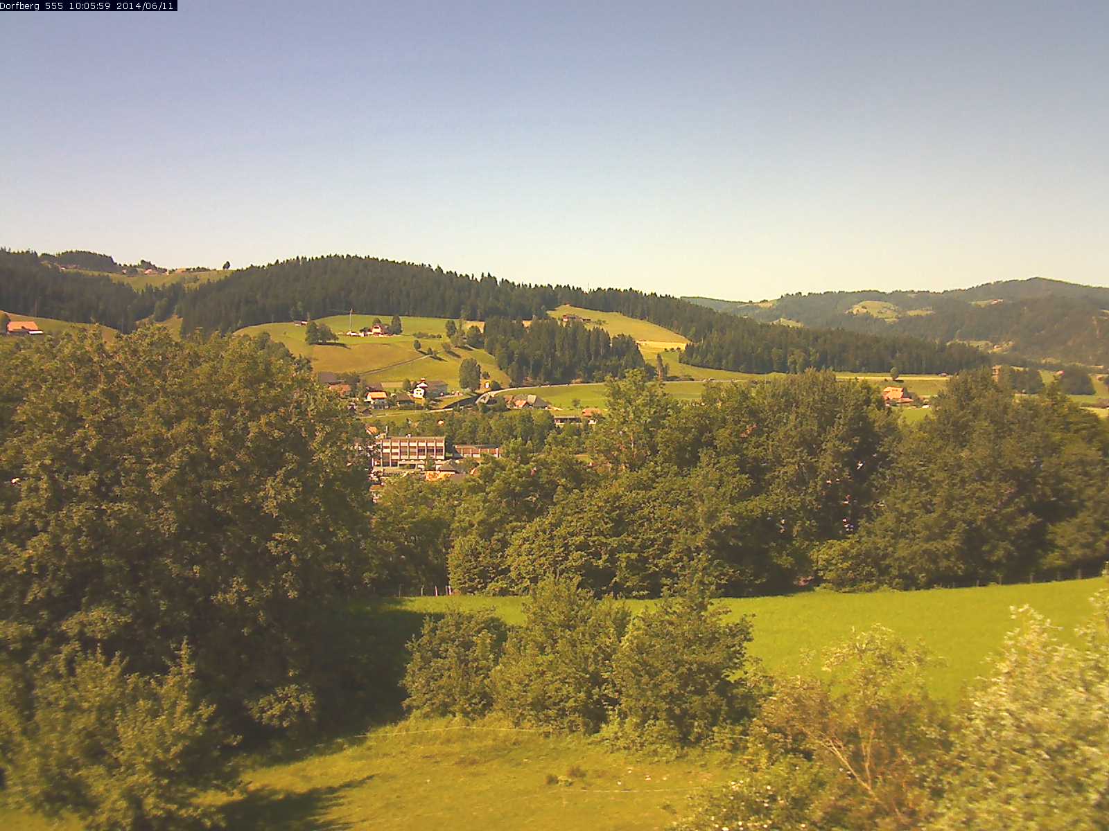 Webcam-Bild: Aussicht vom Dorfberg in Langnau 20140611-100600
