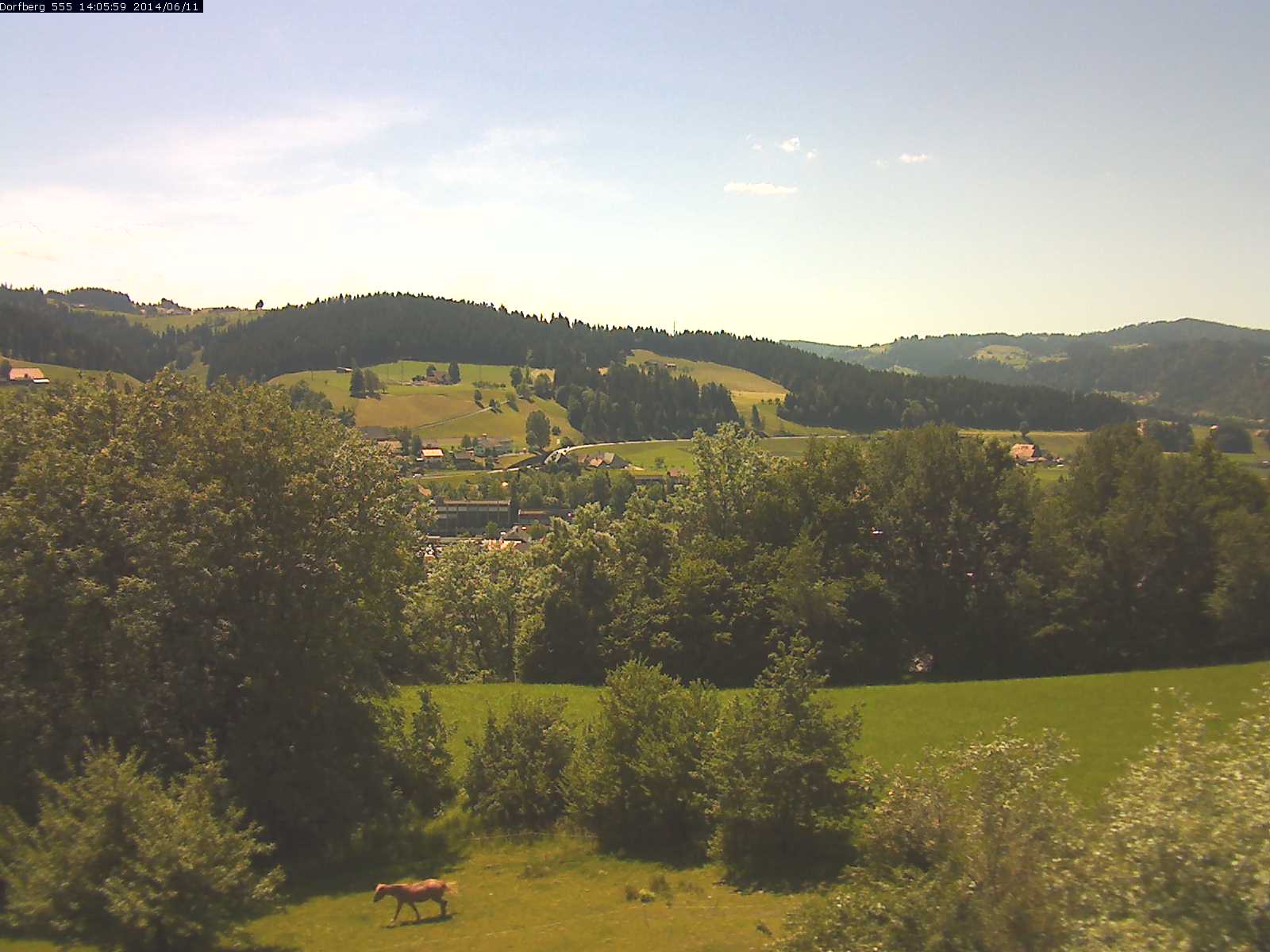 Webcam-Bild: Aussicht vom Dorfberg in Langnau 20140611-140600
