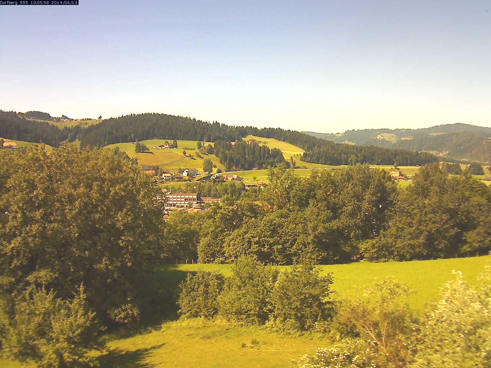 Webcam-Bild: Aussicht vom Dorfberg in Langnau 20140613-100600