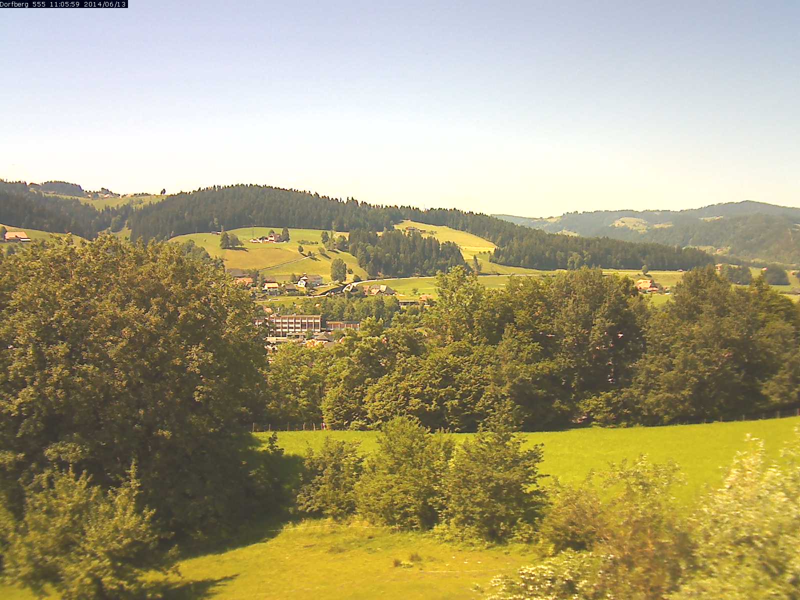Webcam-Bild: Aussicht vom Dorfberg in Langnau 20140613-110600