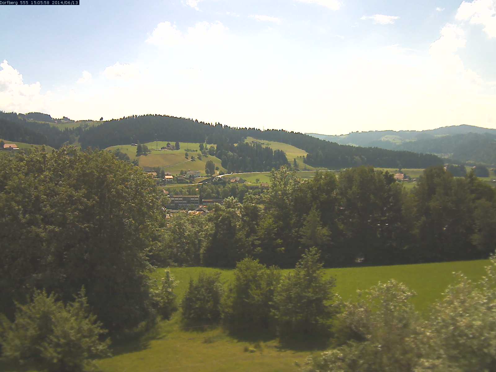Webcam-Bild: Aussicht vom Dorfberg in Langnau 20140613-150600