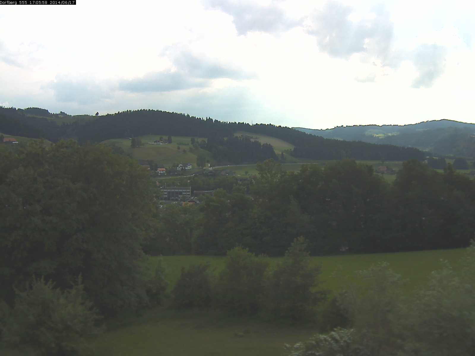 Webcam-Bild: Aussicht vom Dorfberg in Langnau 20140617-170600